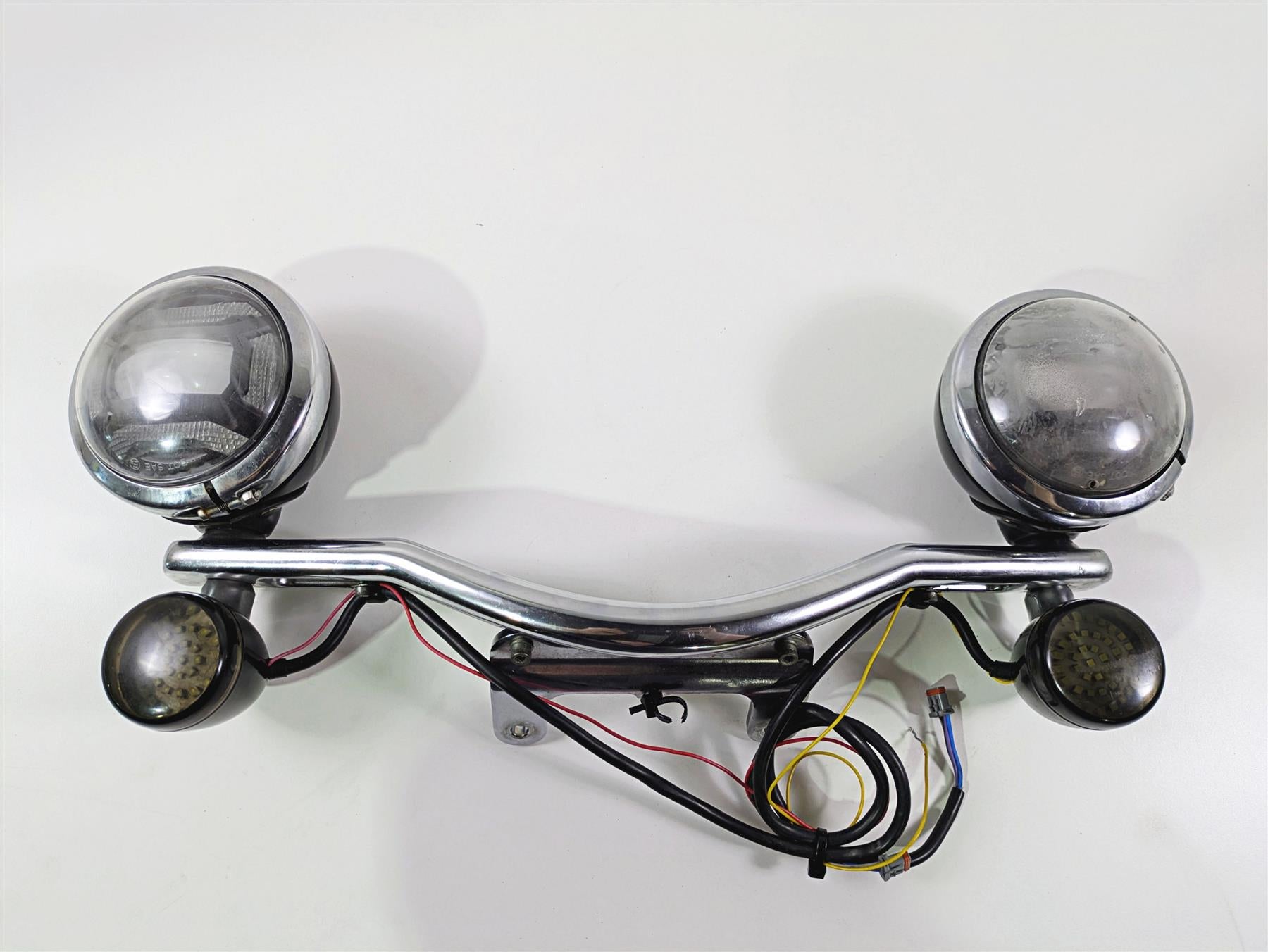 2018 Harley FLHCS Softail Heritage 115th Front Blinker Spot Light -Read 67800823