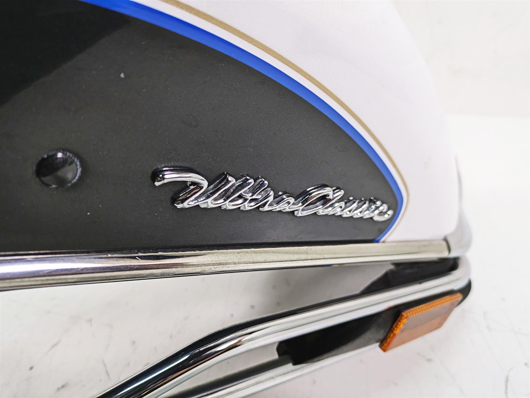 2008 Harley FLHTCU Electra Glide Front Fender White Black Gold Pearl 59087-00B {{ shop.shopifyCountryName }} - Mototech271