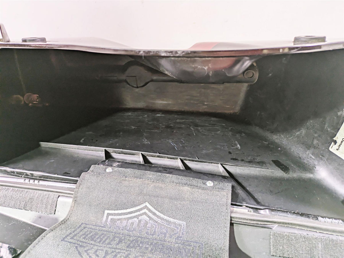 2010 Harley Touring FLHTK Electra Glide Right Saddlebag Saddle Bag 90752-93 {{ shop.shopifyCountryName }} - Mototech271