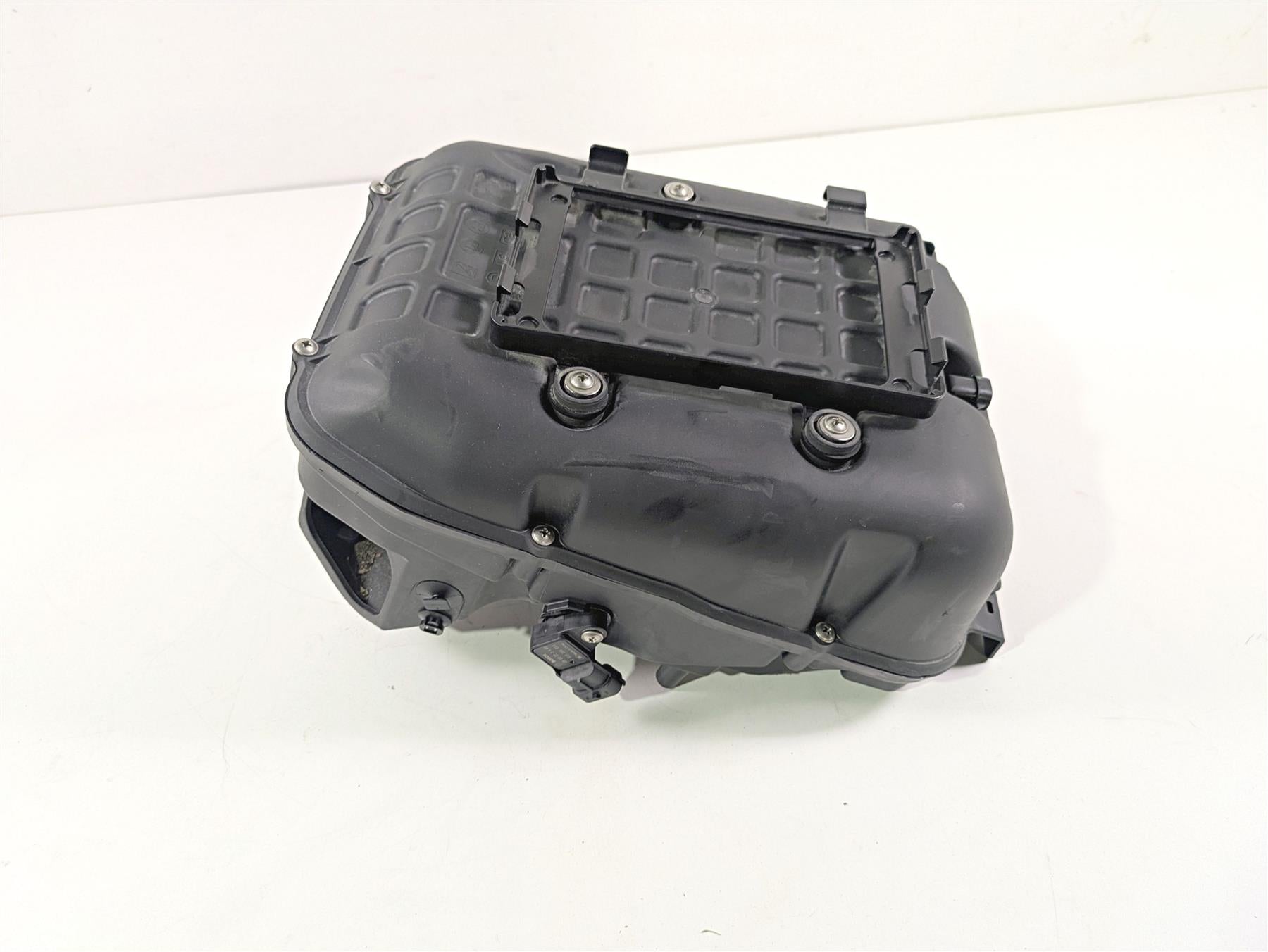2017 Aprilia RSV 1100 Tuono V4 Factory Air Box Cleaner & Velocity Stacks 858931 {{ shop.shopifyCountryName }} - Mototech271