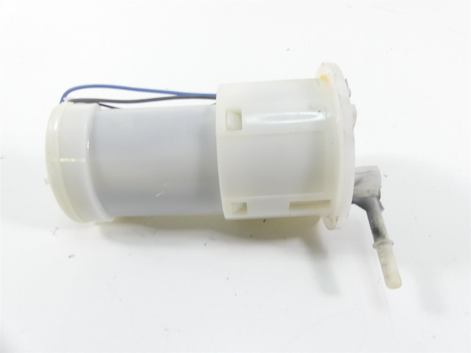 2013 Triumph Daytona 675 Denso Fuel Gas Petrol Pump - Tested T2400735 {{ shop.shopifyCountryName }} - Mototech271