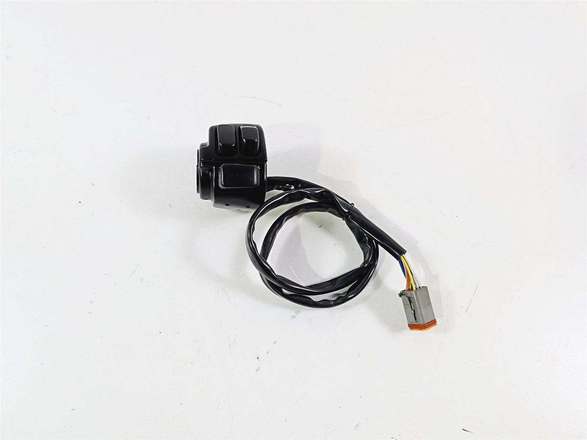 2006 Harley Sportster XL883 Low Left Hand Control Switch 71682-06A 71685-06A {{ shop.shopifyCountryName }} - Mototech271