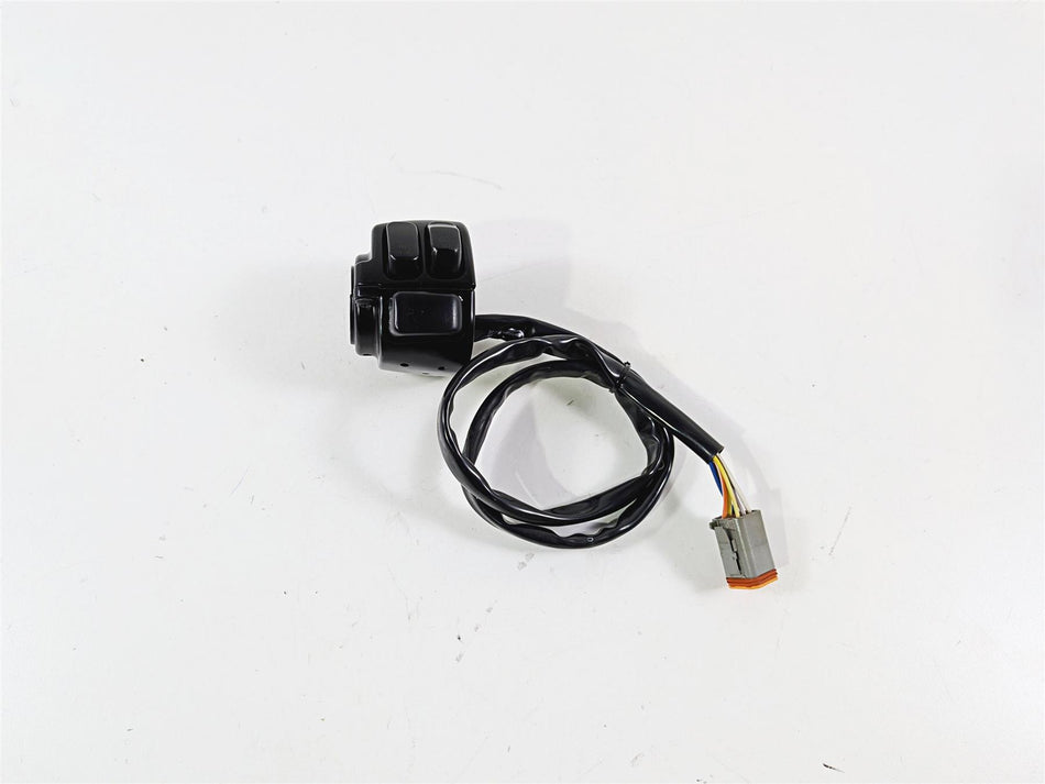 2006 Harley Sportster XL883 Low Left Hand Control Switch 71682-06A 71685-06A {{ shop.shopifyCountryName }} - Mototech271