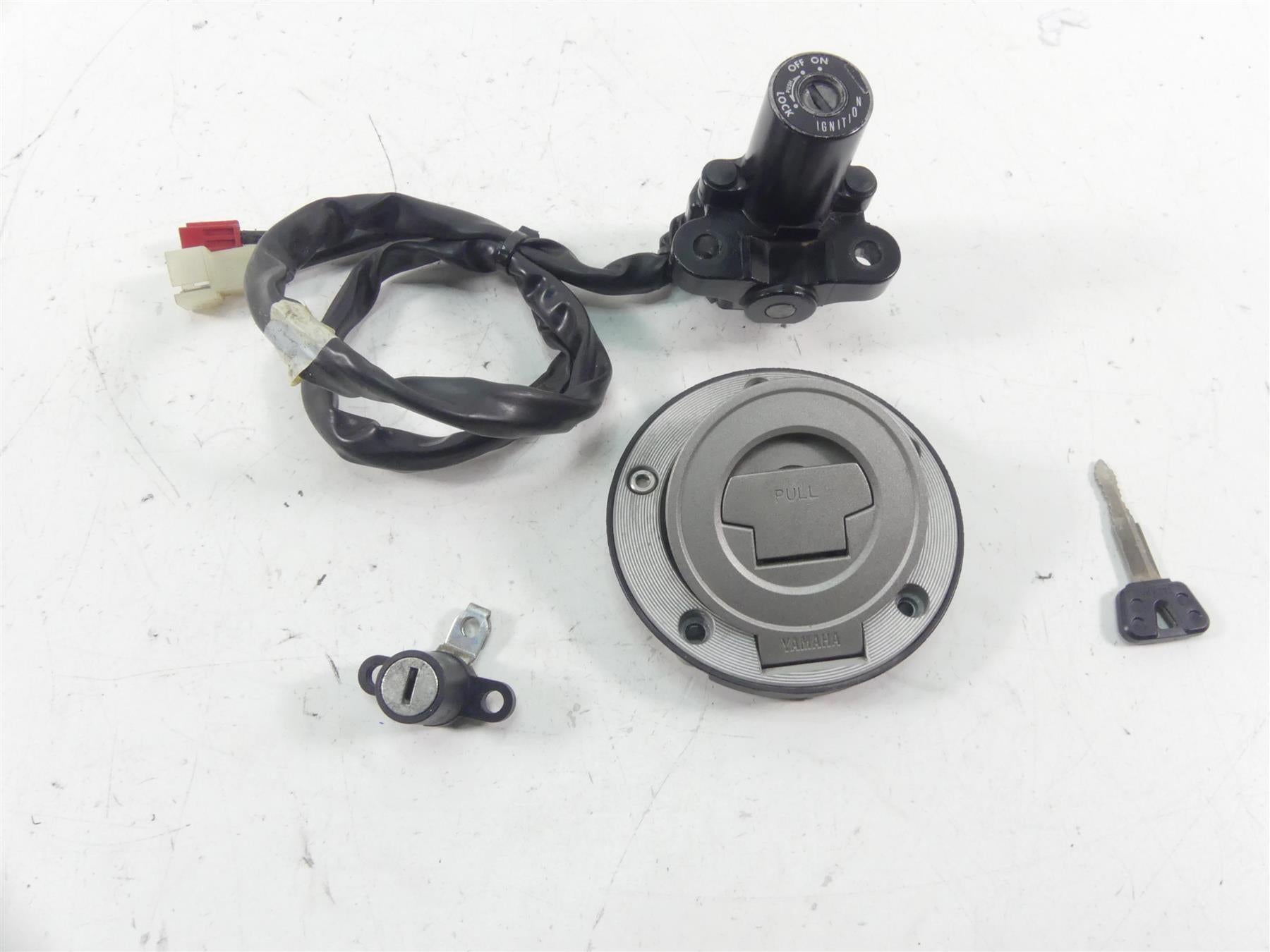 2008 Yamaha FZ1 Fazer Ignition Switch Seat Fuel Gas Cap Key Lock 3C3-82501-10-00 | Mototech271