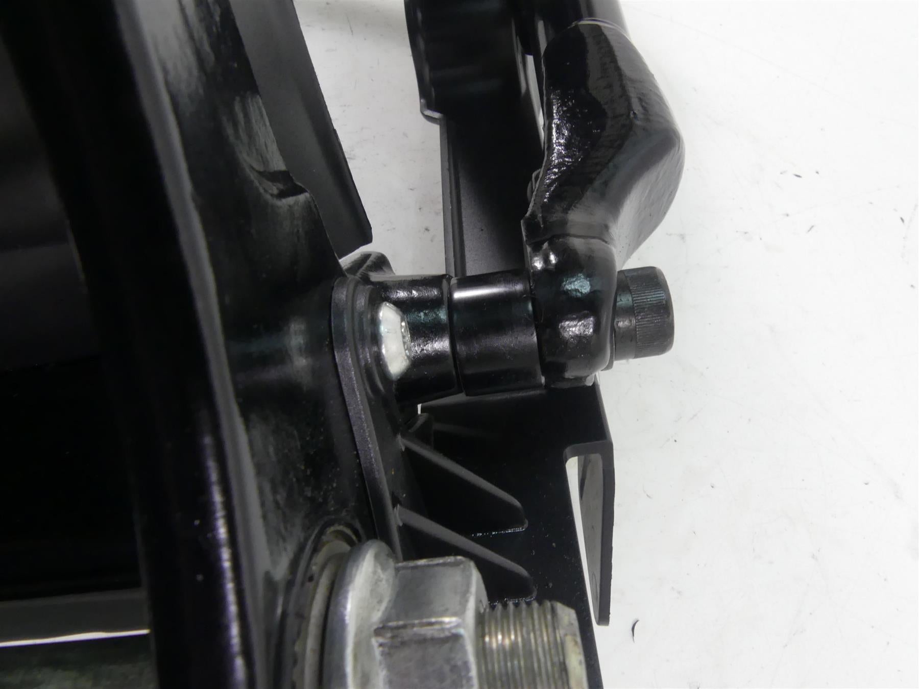 2018 Harley Softail FXBB Street Bob Swingarm Swing Arm Guards & Axle 47400099BHP {{ shop.shopifyCountryName }} - Mototech271