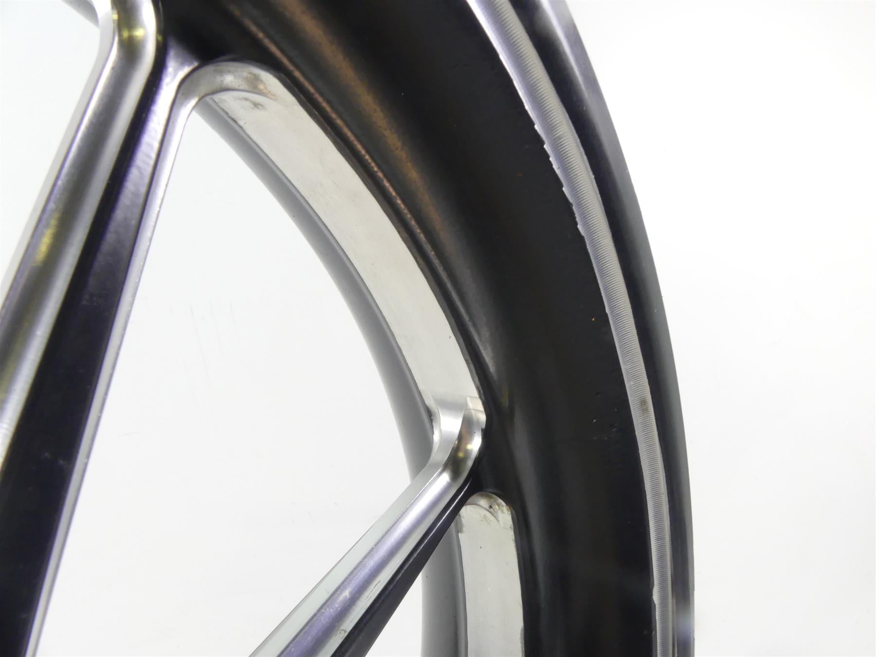 2015 Ducati Diavel Carbon Red Front Wheel Rim 17x3.5 - Read 50121461B {{ shop.shopifyCountryName }} - Mototech271