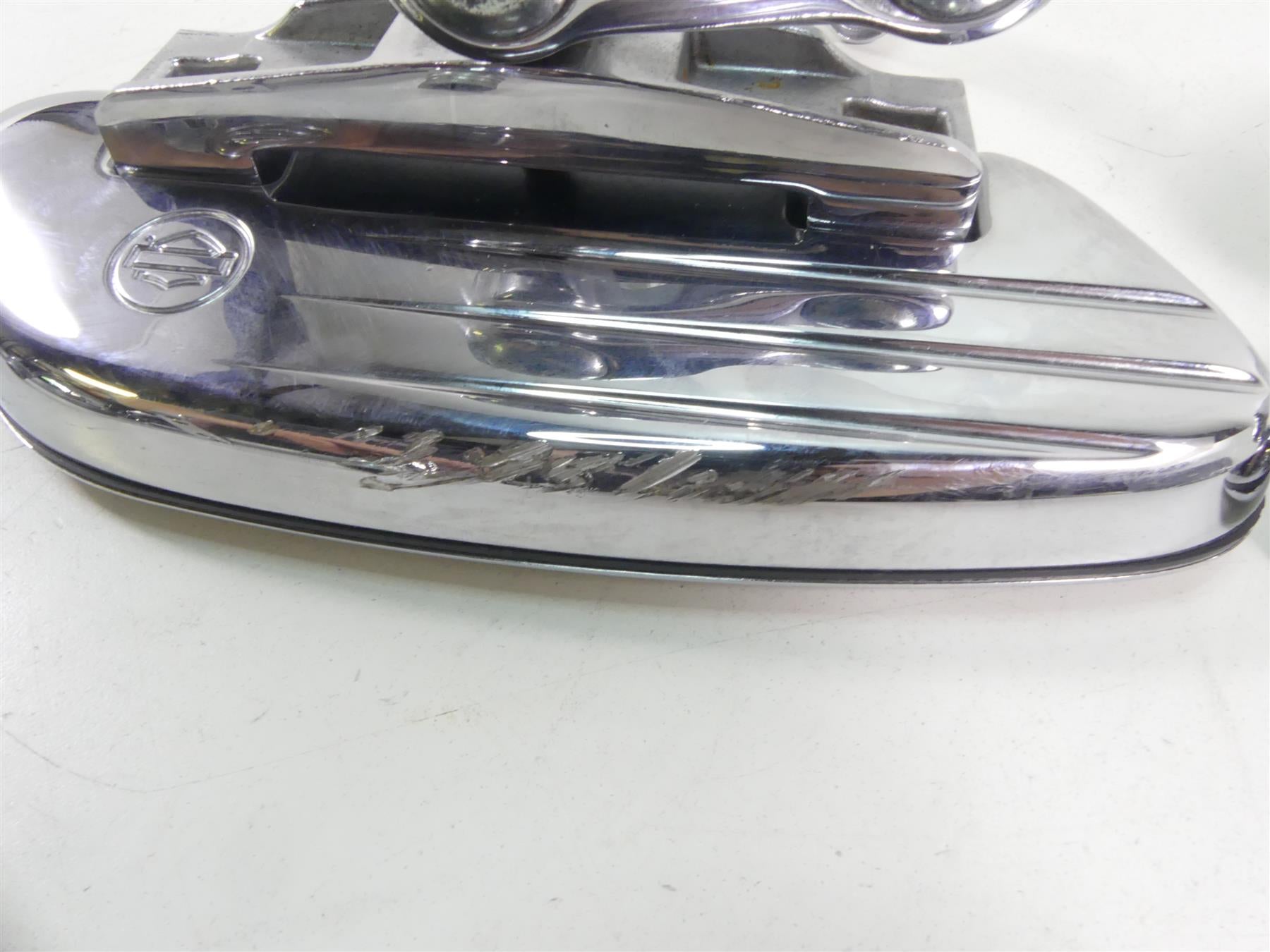 2007 Harley FLHTCU SE CVO Electra Glide Floorboard Shifter Brake Set 50688-04 {{ shop.shopifyCountryName }} - Mototech271