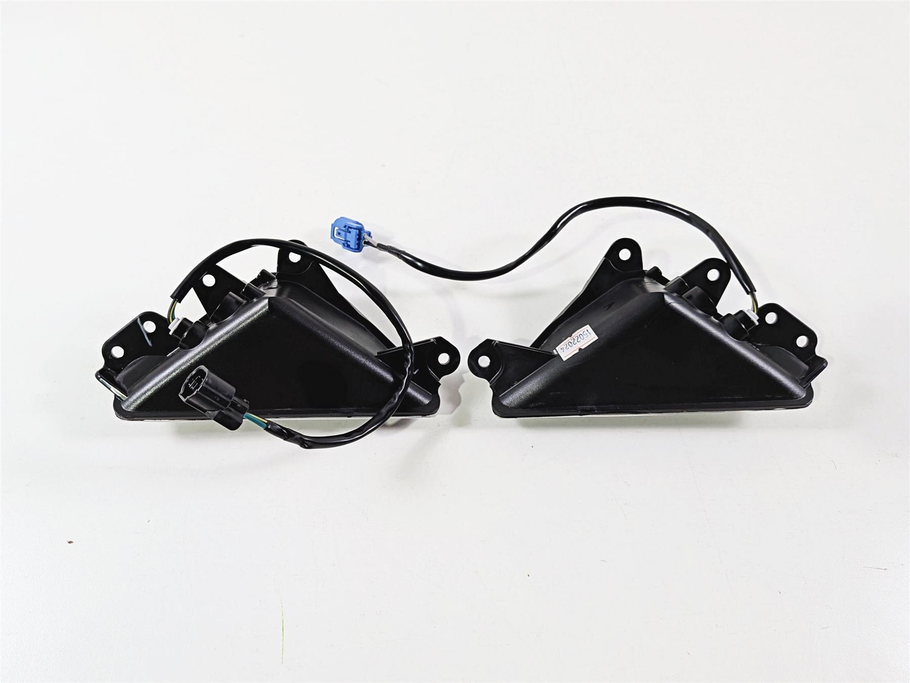2024 Kawasaki EX500 Ninja 40th An. Front Blinker Turn Signal Set 23040-0157 {{ shop.shopifyCountryName }} - Mototech271