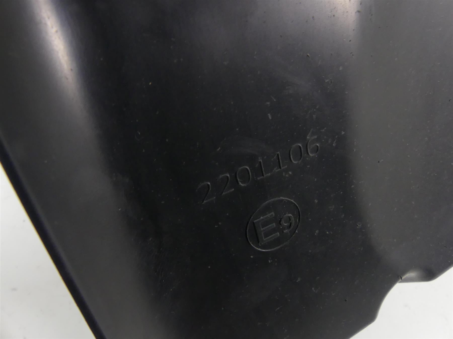 2017 Triumph Thruxton 1200 R Air Box Cleaner Breather Filter T2201106 {{ shop.shopifyCountryName }} - Mototech271