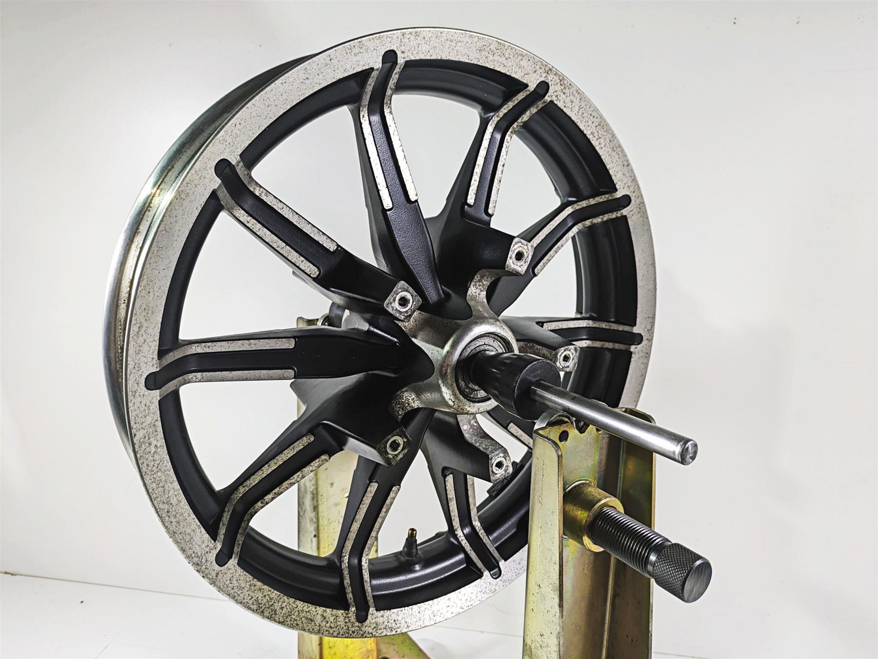 2020 Harley Touring FLHT Electra Glide 17x3 Impeller Front Wheel 10 Sp 43300533 {{ shop.shopifyCountryName }} - Mototech271