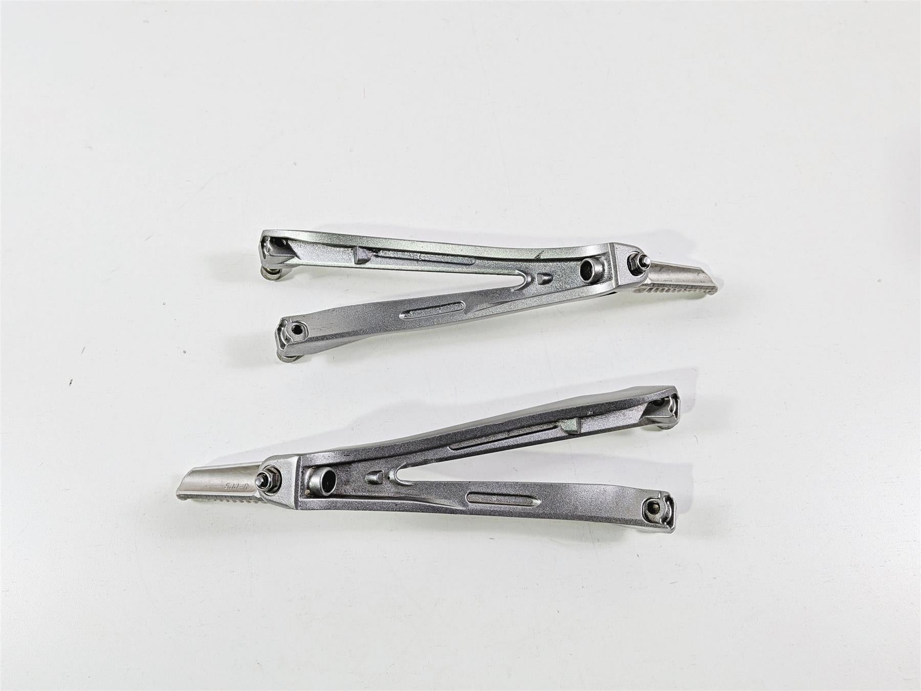 2008 Yamaha YZF R1 RN19 Oem Passenger Foot Peg Rest Set 5VY-2741L-00-00 {{ shop.shopifyCountryName }} - Mototech271