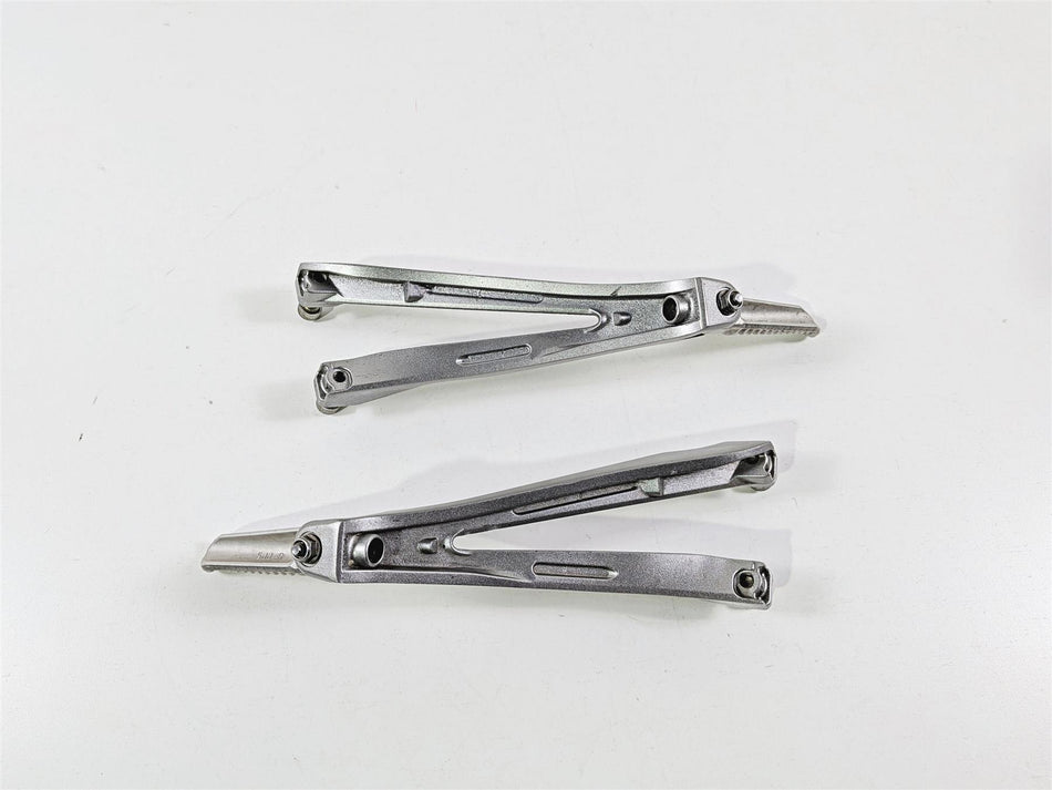 2008 Yamaha YZF R1 RN19 Oem Passenger Foot Peg Rest Set 5VY-2741L-00-00 {{ shop.shopifyCountryName }} - Mototech271