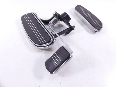 2010 Harley Touring FLHX Street Glide Right Floor Board & Brake Pedal 50518-09 {{ shop.shopifyCountryName }} - Mototech271