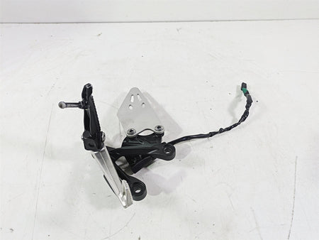 2020 Kawasaki ZX6R Ninja Right Foot Peg Brake Pedal Lever 35063-0590-18R {{ shop.shopifyCountryName }} - Mototech271