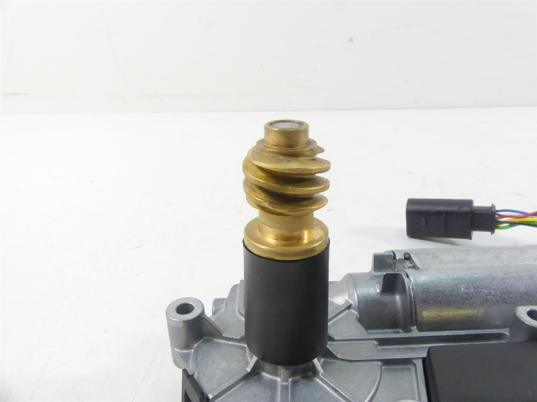 2015 BMW R1200RT K52 Windshield Wind Shield Screen Adjuster Motor 46637728676 {{ shop.shopifyCountryName }} - Mototech271