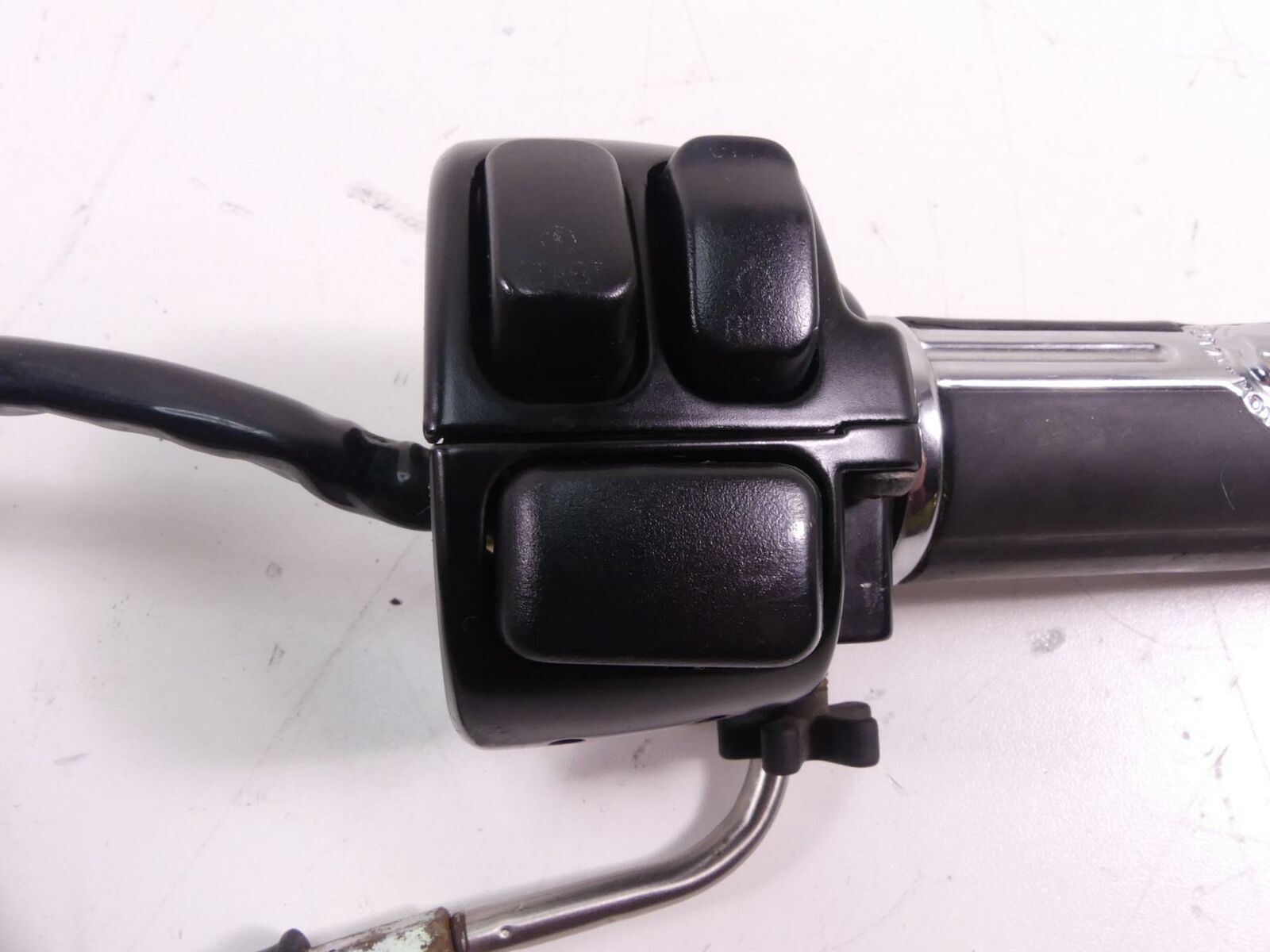 2009 Harley FXDC Dyna Super Glide Right Control Switch Start Kill Grips 71684-06 {{ shop.shopifyCountryName }} - Mototech271