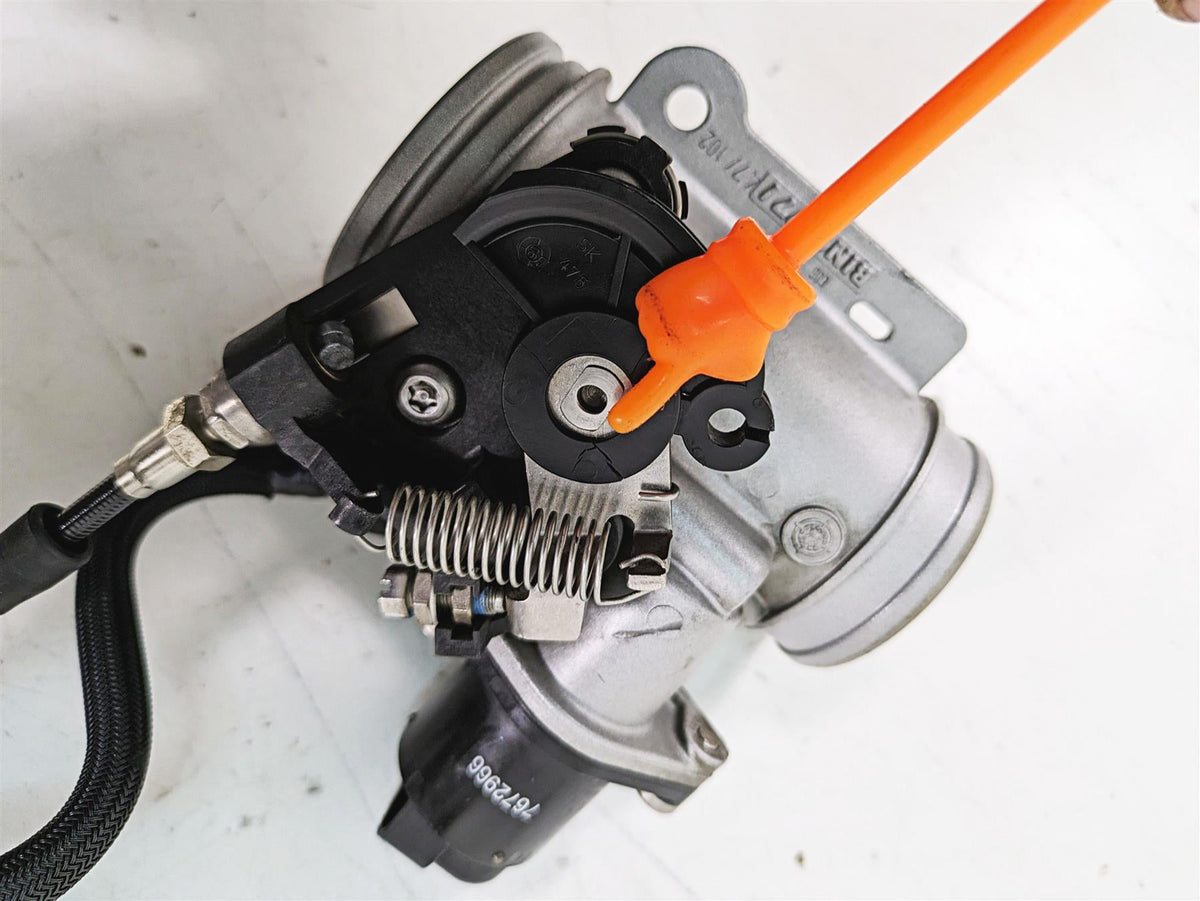 2007 BMW R1200GS K255 Adv Throttle Body Bodies Set & Cables - Read 13547672731 {{ shop.shopifyCountryName }} - Mototech271
