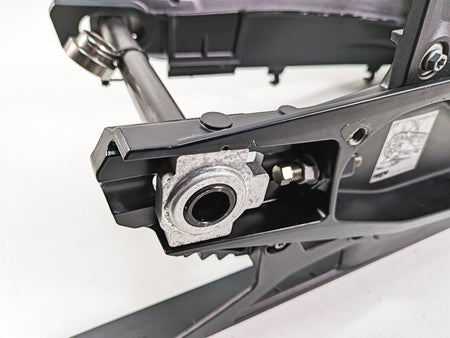 2018 KTM 1090 Adventure R Swingarm Swing Arm + Axle 6070403004433 60303298000 {{ shop.shopifyCountryName }} - Mototech271