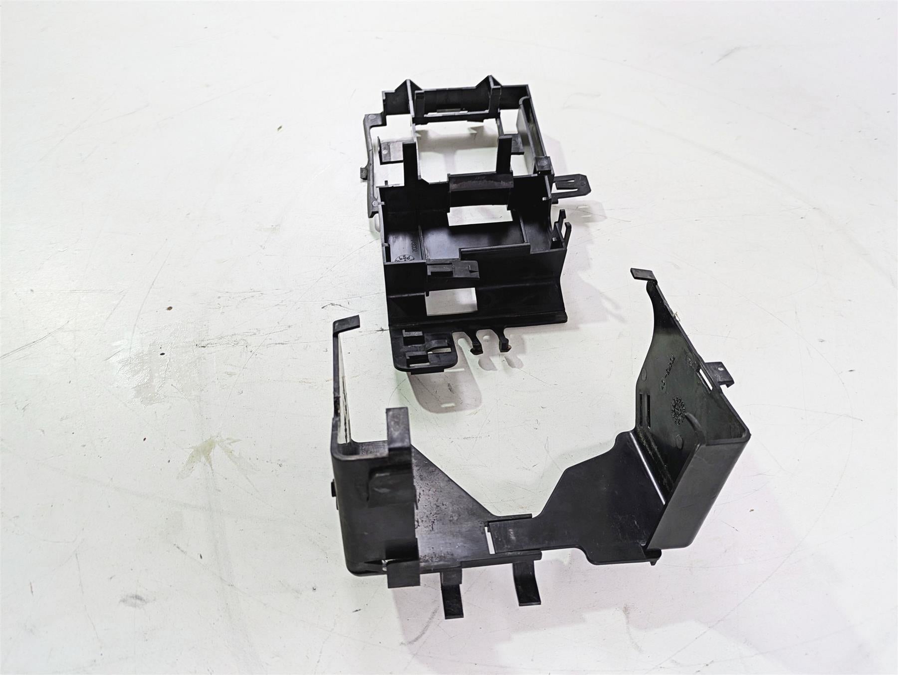 2013 Harley VRSCF Muscle Rod Electric Plastic Battery Holder Set 70473-07 {{ shop.shopifyCountryName }} - Mototech271