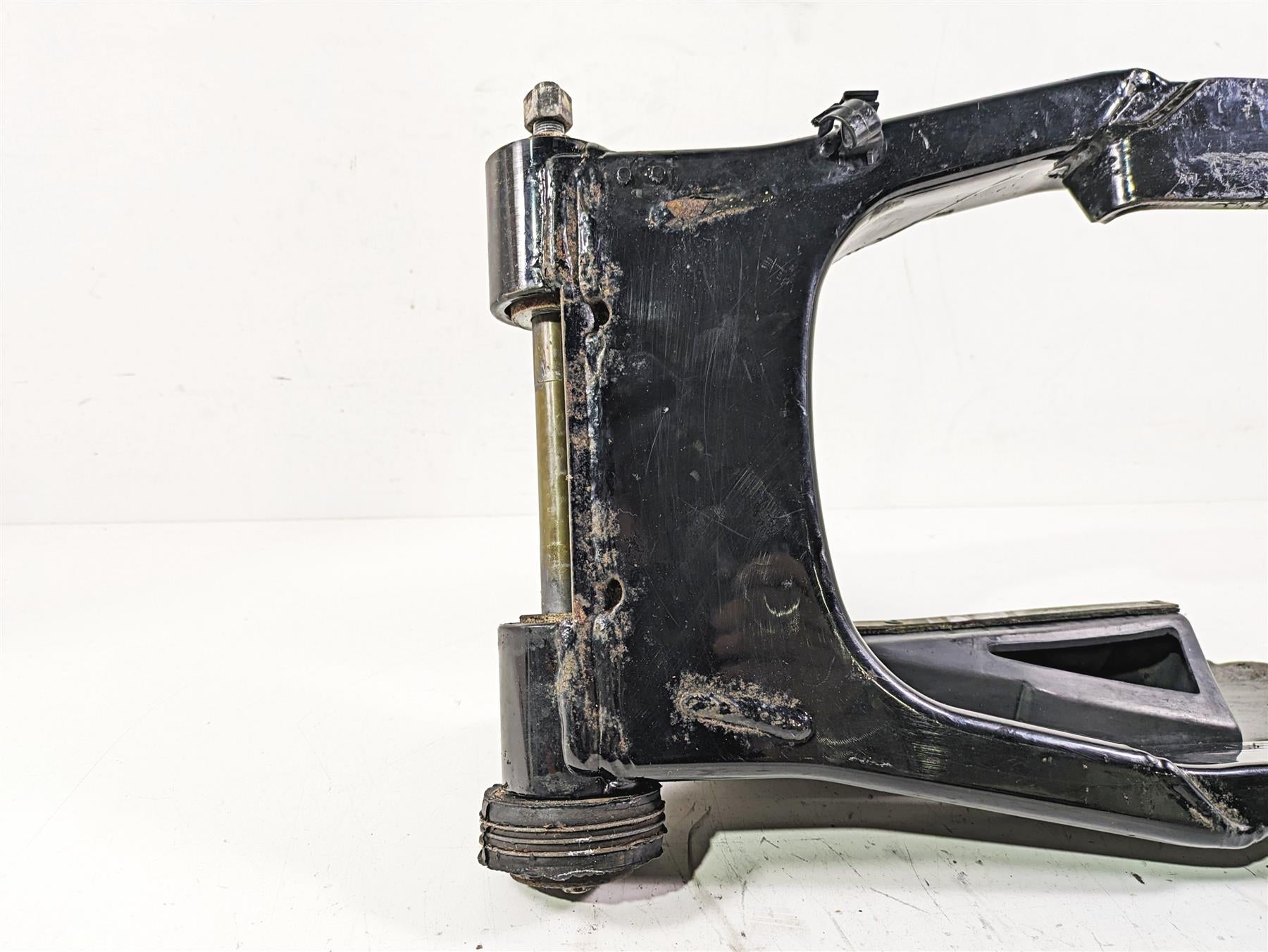 2003 Harley Touring FLHTCUI 100TH E-Glide Swingarm Swing Arm 1" Axle 47549-02A {{ shop.shopifyCountryName }} - Mototech271