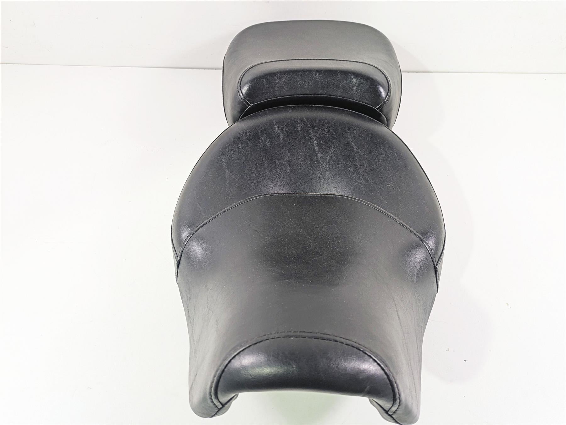 2009 Harley FXDC Dyna Super Glide Front Rear Seat Set 22531 RDW-92/61-0067 {{ shop.shopifyCountryName }} - Mototech271
