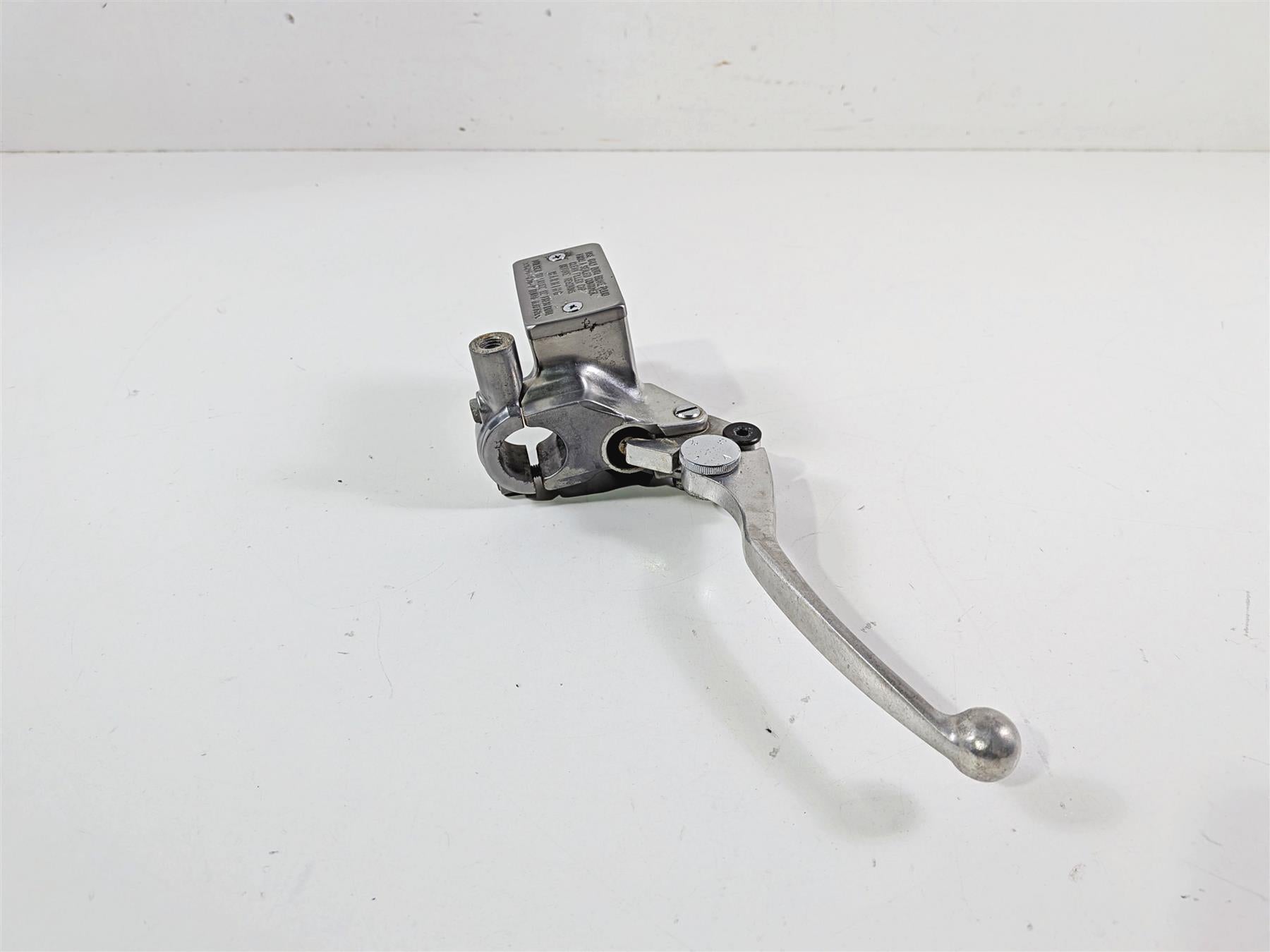 2006 Suzuki C90 VL1500T Boulevard Front Brake Master Cylinder 5/8 59600-10F40 {{ shop.shopifyCountryName }} - Mototech271