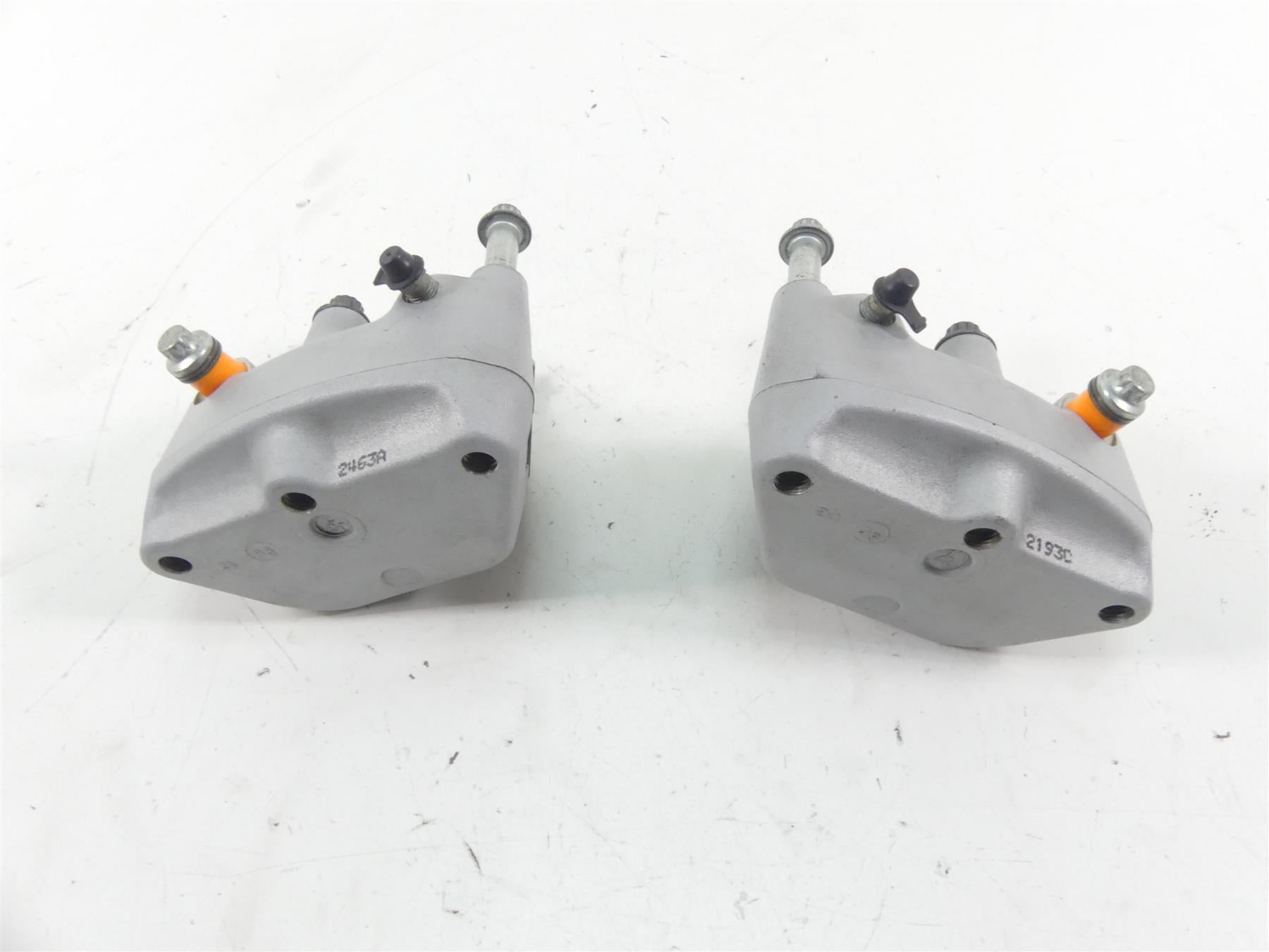 2004 Harley Softail FXSTD SE CVO Deuce Front Brake Caliper Set 44381-99 44382-99 {{ shop.shopifyCountryName }} - Mototech271