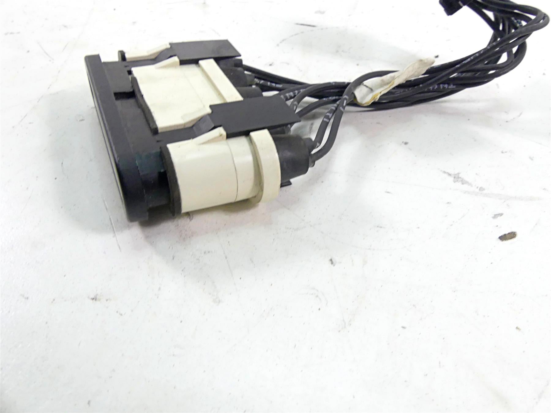 2006 Harley Touring FLHTCU SE E-Glide Instrument Indicator Lights 68789-96 {{ shop.shopifyCountryName }} - Mototech271