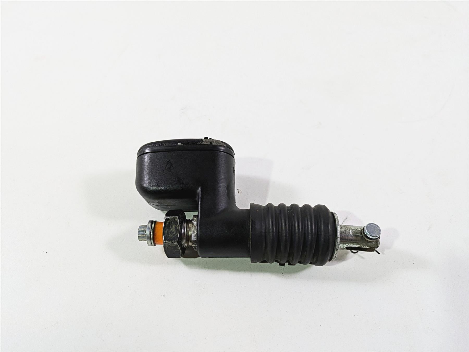 2009 Harley FLSTSB Cross Bones Rear Brake Master Cylinder 41767-05E {{ shop.shopifyCountryName }} - Mototech271