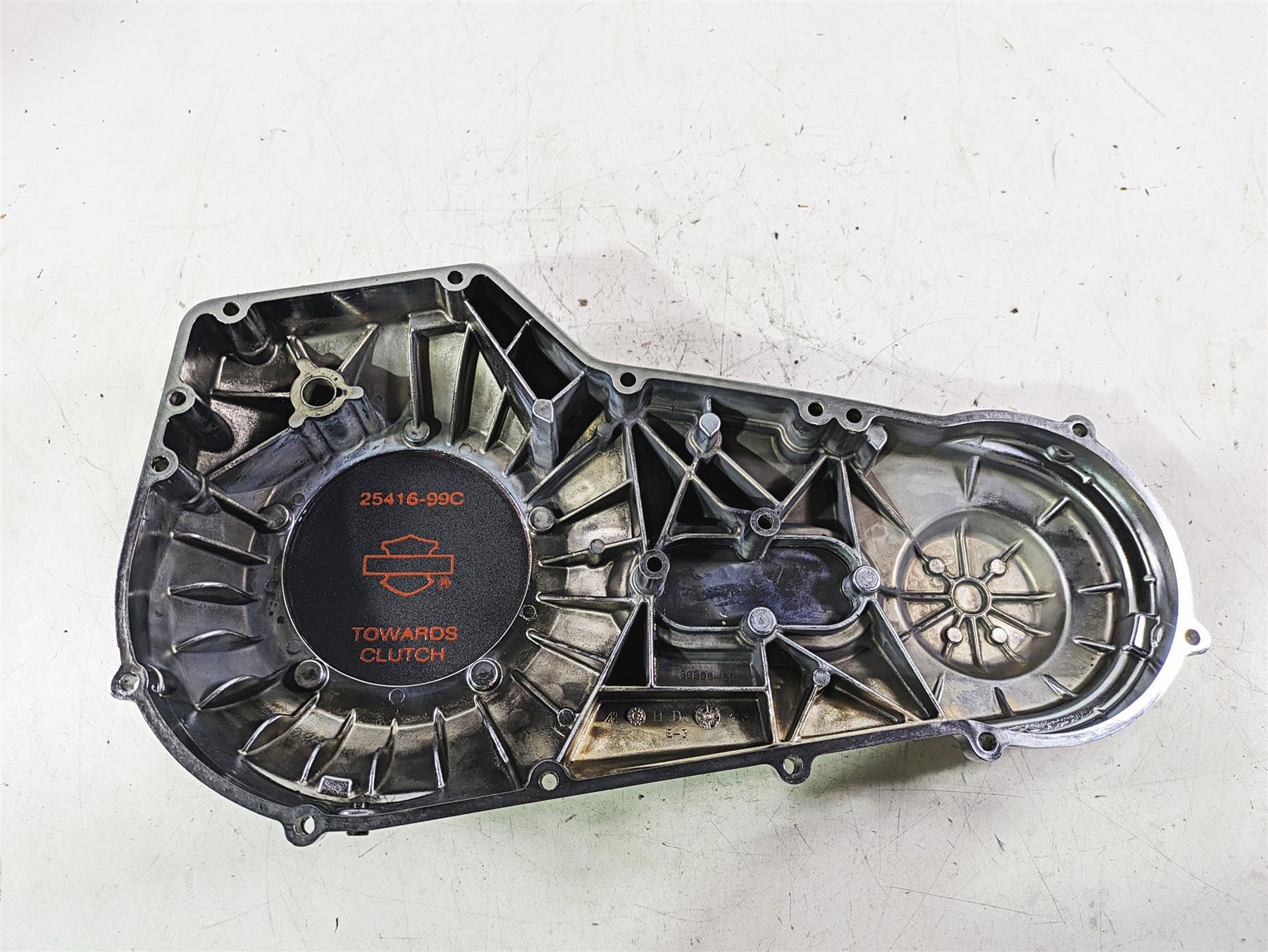 2002 Harley FLSTC Softail Heritage Classic Outer Primary Clutch Cover 60506-99 {{ shop.shopifyCountryName }} - Mototech271
