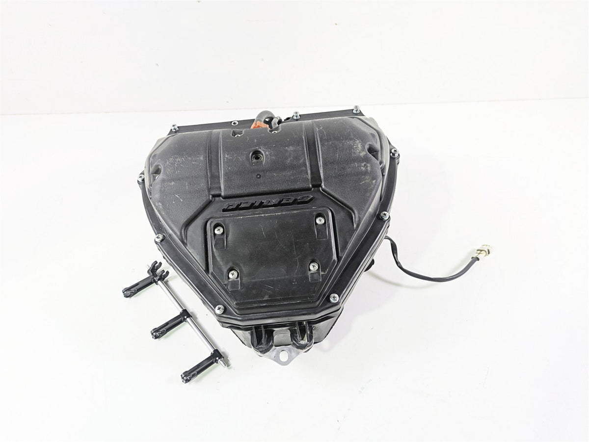 2014 Yamaha YZFR1 R1 RN22 Air Box Cleaner & Injectors & Actuator 14B-14411-01-00 {{ shop.shopifyCountryName }} - Mototech271
