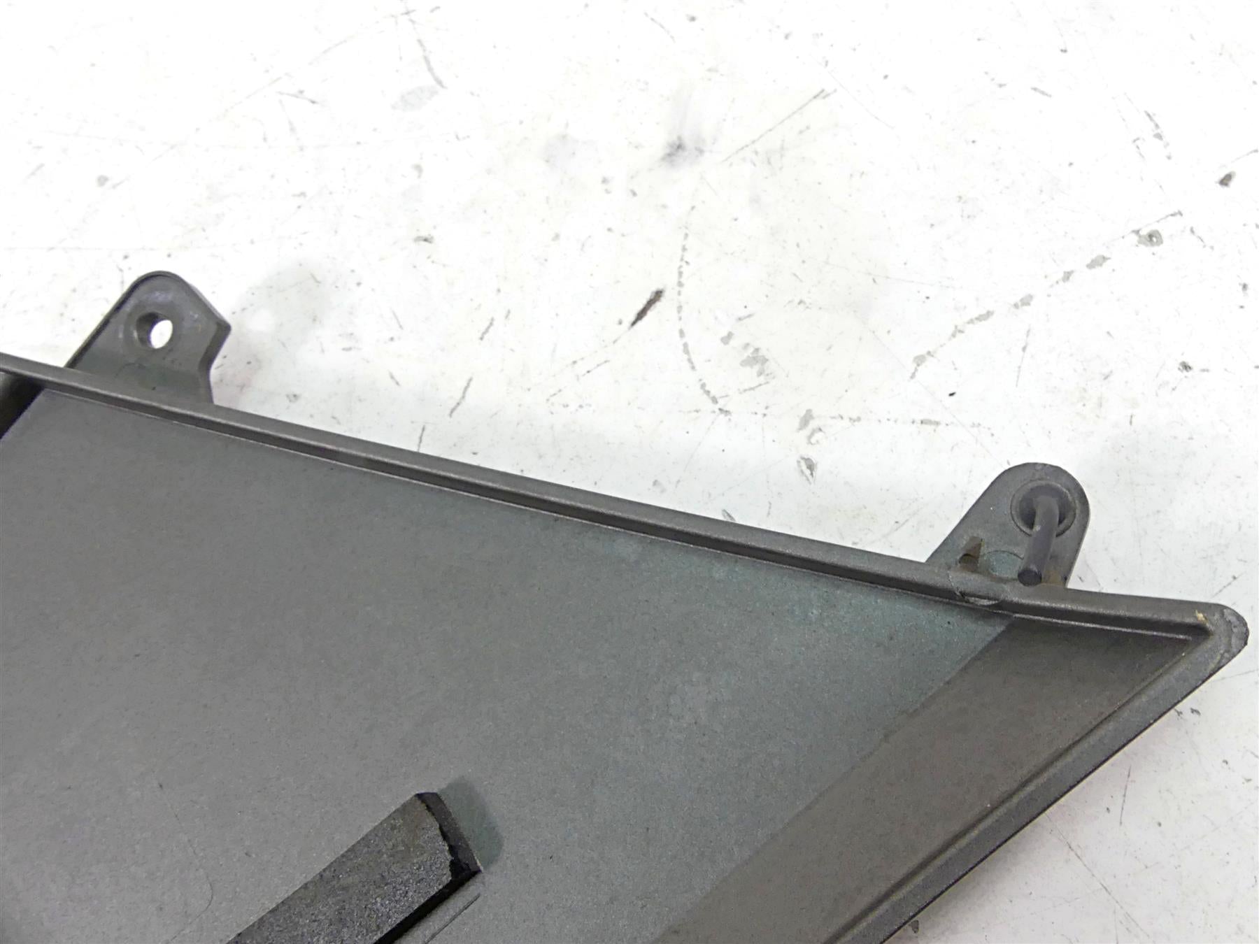 2009 BMW R1200 GS K25 Left Between Leg Side Cover Fairing 46637693433 {{ shop.shopifyCountryName }} - Mototech271