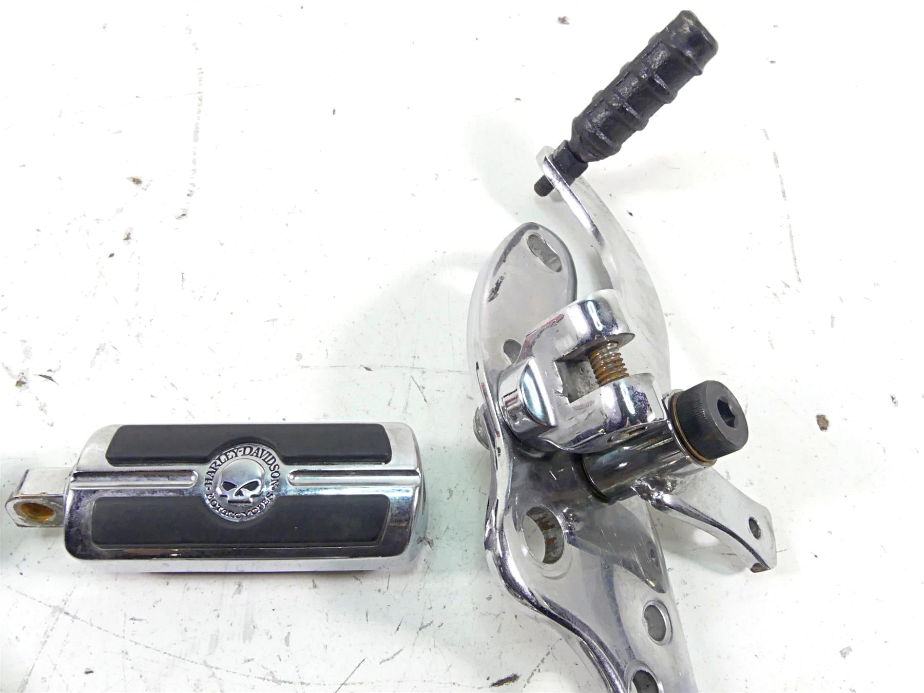 1979 Harley Sportster XLS1000 Roadster Footpeg Rear Master Shifter Brake Pedal {{ shop.shopifyCountryName }} - Mototech271