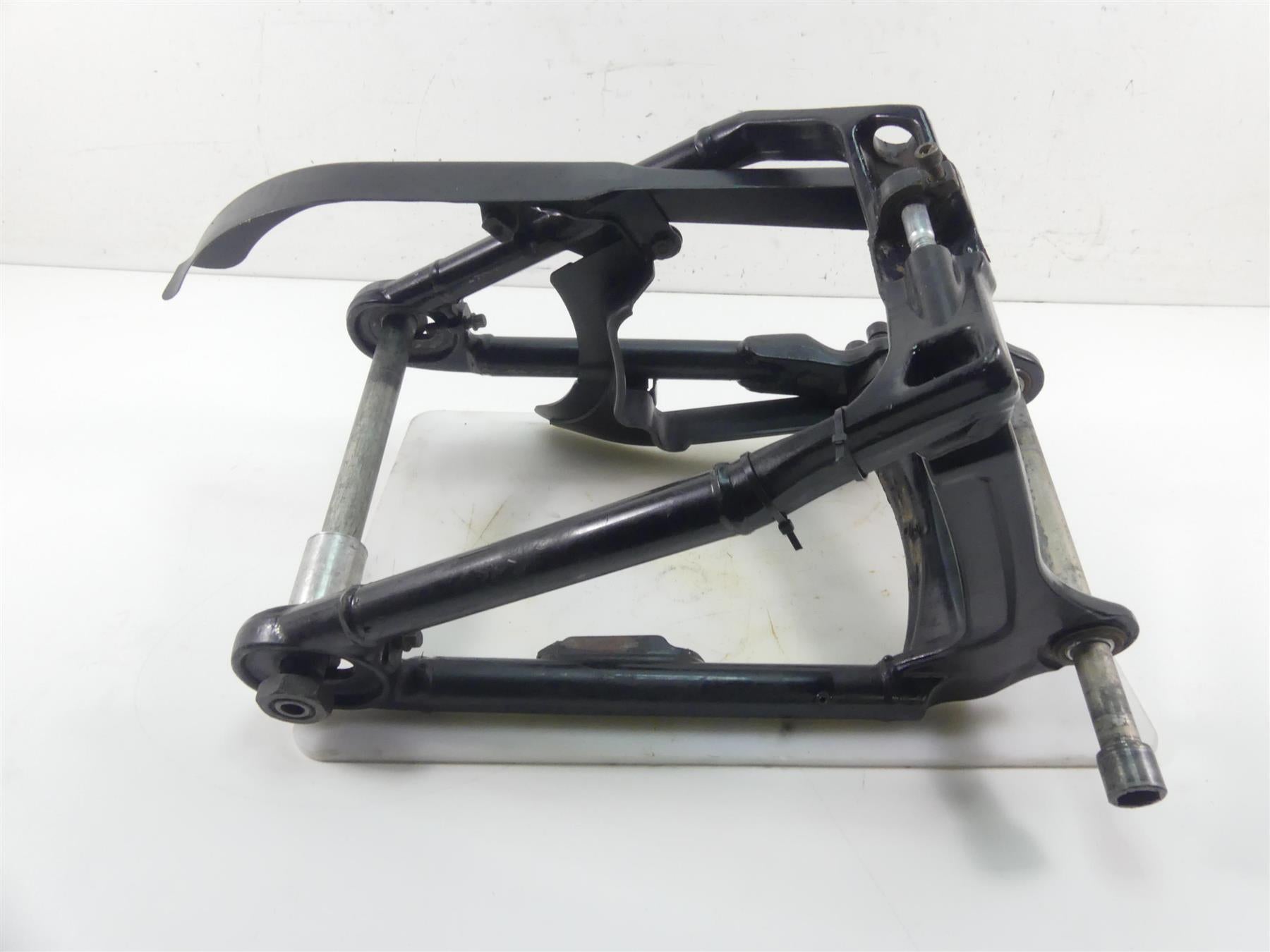 2019 Harley Softail FLSB Sport Glide Swingarm Swing Arm & Guards 47400099BHP {{ shop.shopifyCountryName }} - Mototech271