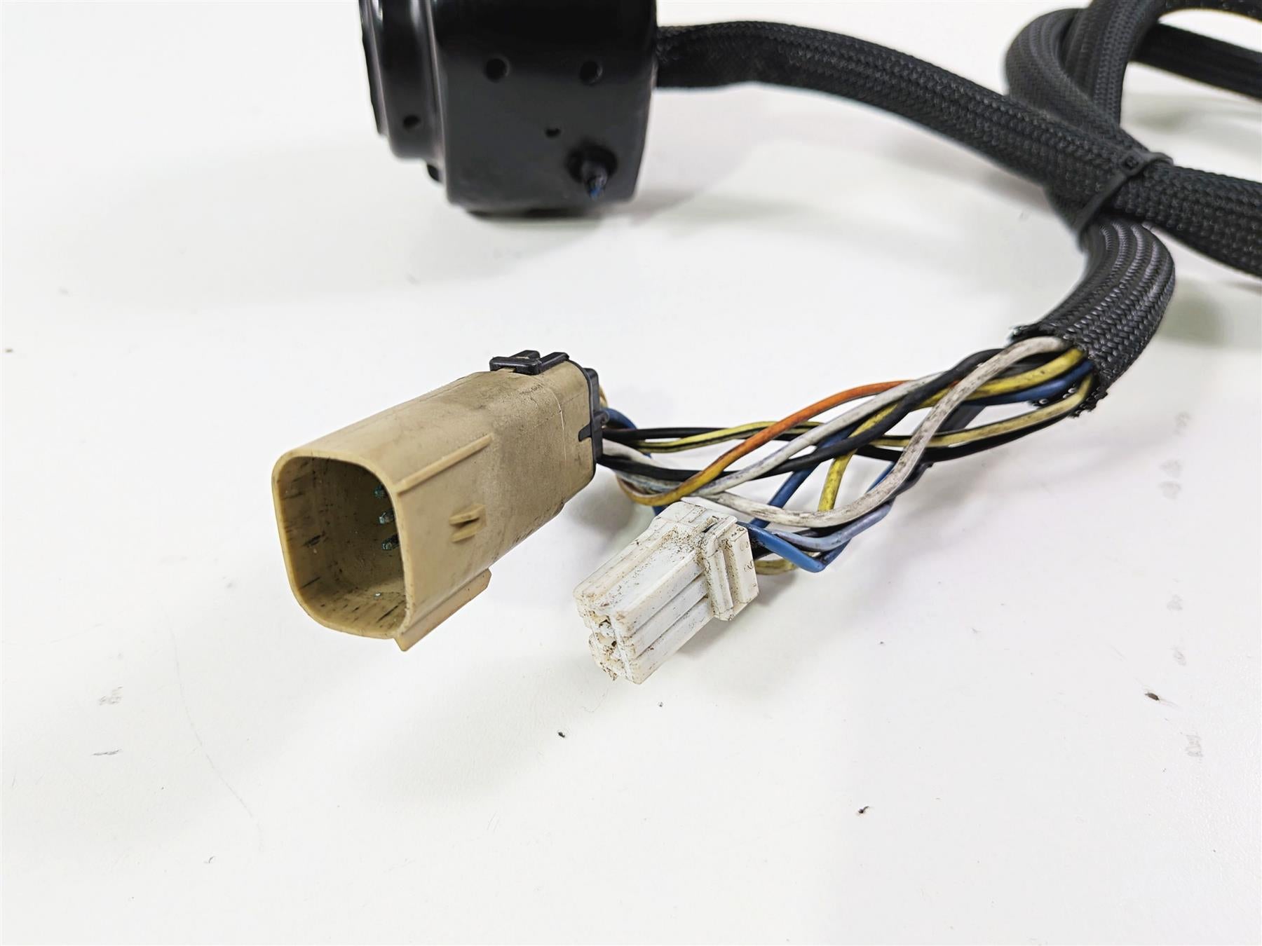 2007 Harley Dyna FXDB Street Bob Left Hand Control Switch - Read 71685-06A {{ shop.shopifyCountryName }} - Mototech271