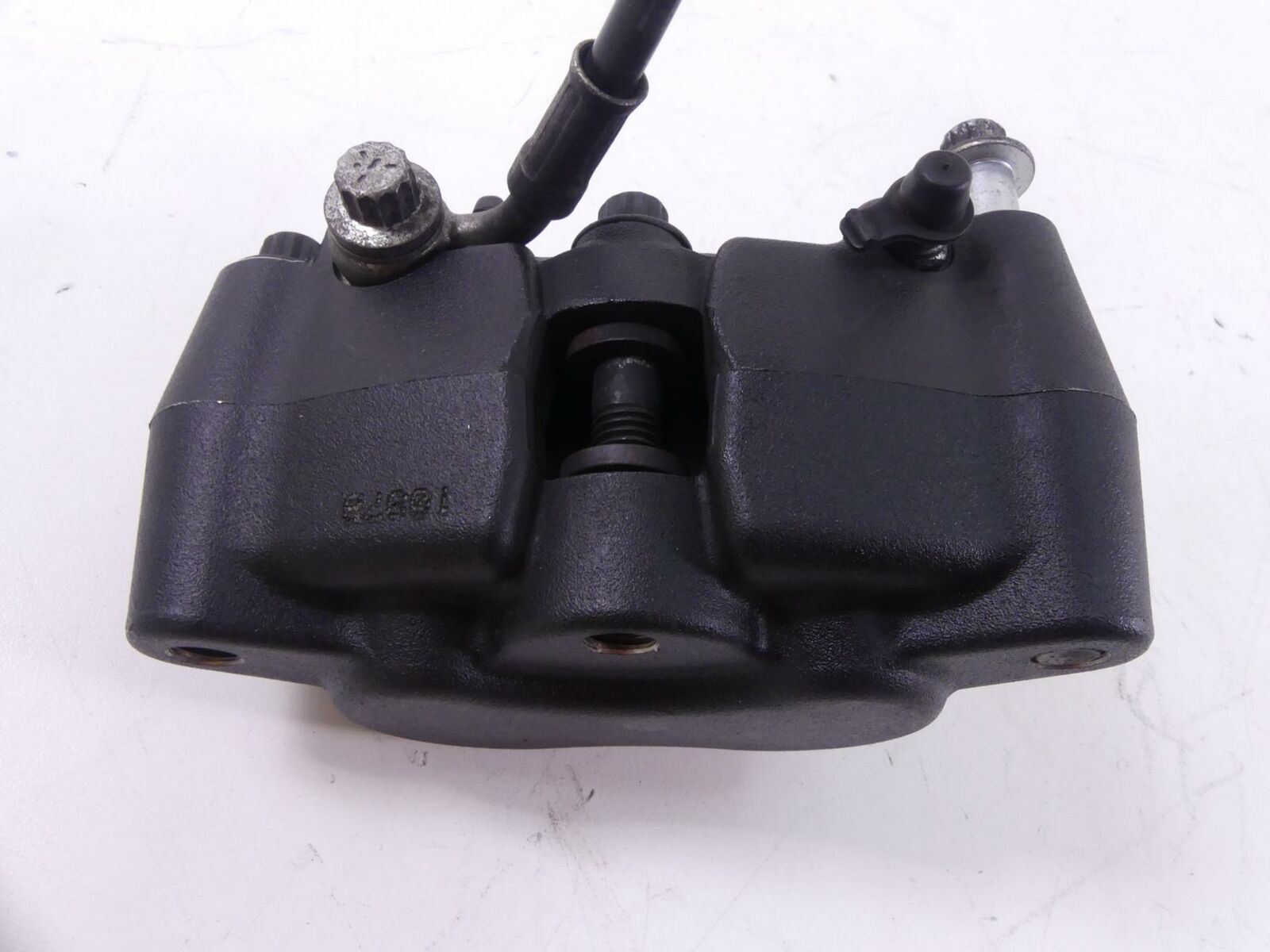 2017 Harley Dyna FXDB Street Bob Front Brake Caliper & Line 41300001 {{ shop.shopifyCountryName }} - Mototech271