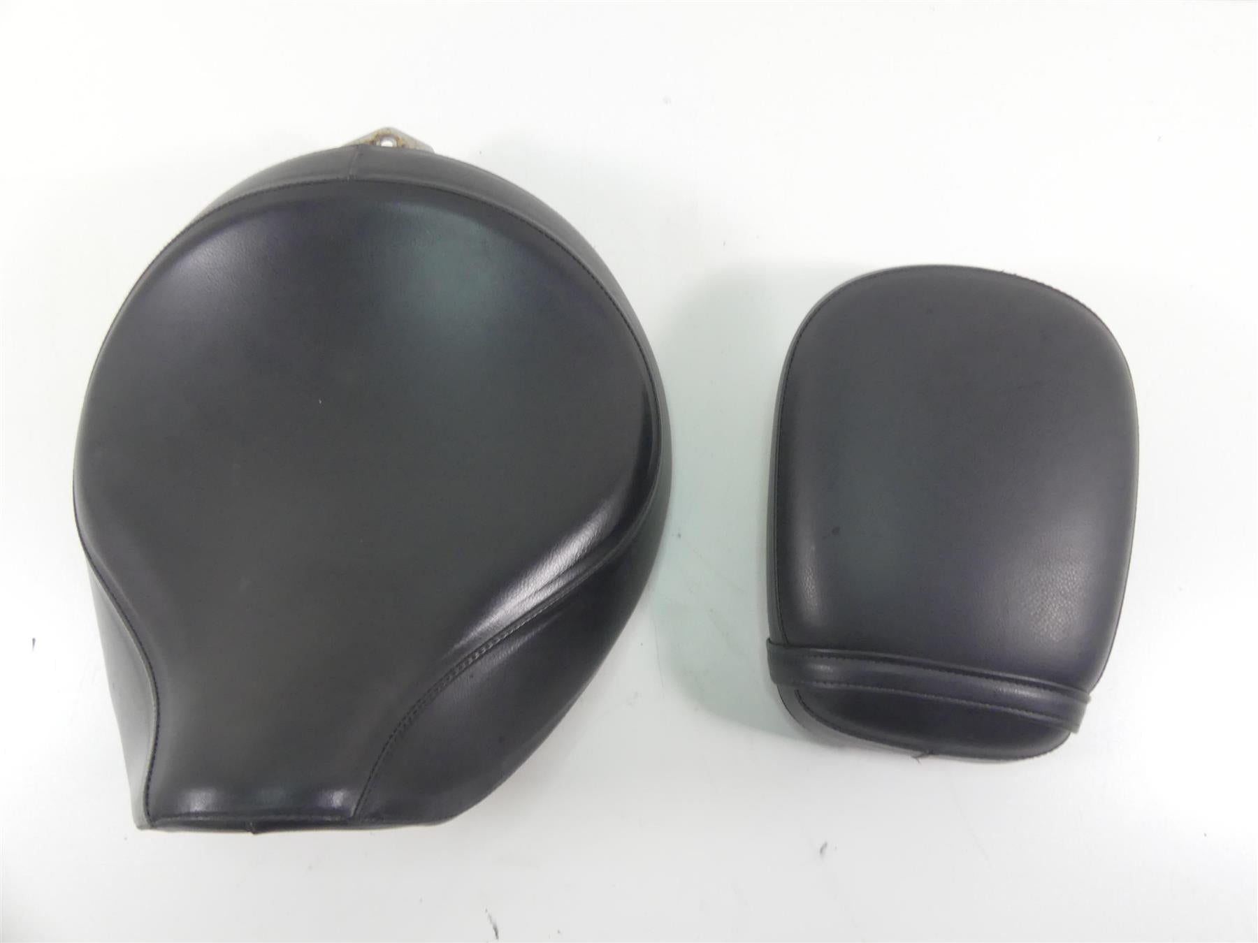 2002 Triumph Bonneville America Front Rear Seat Set T4020184 T4020187 {{ shop.shopifyCountryName }} - Mototech271