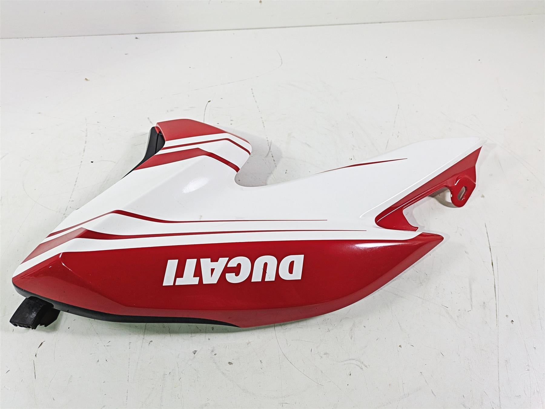 2018 Ducati Hypermotard 939 SP Right Tank Fairing Cover READ 480P5692CK {{ shop.shopifyCountryName }} - Mototech271