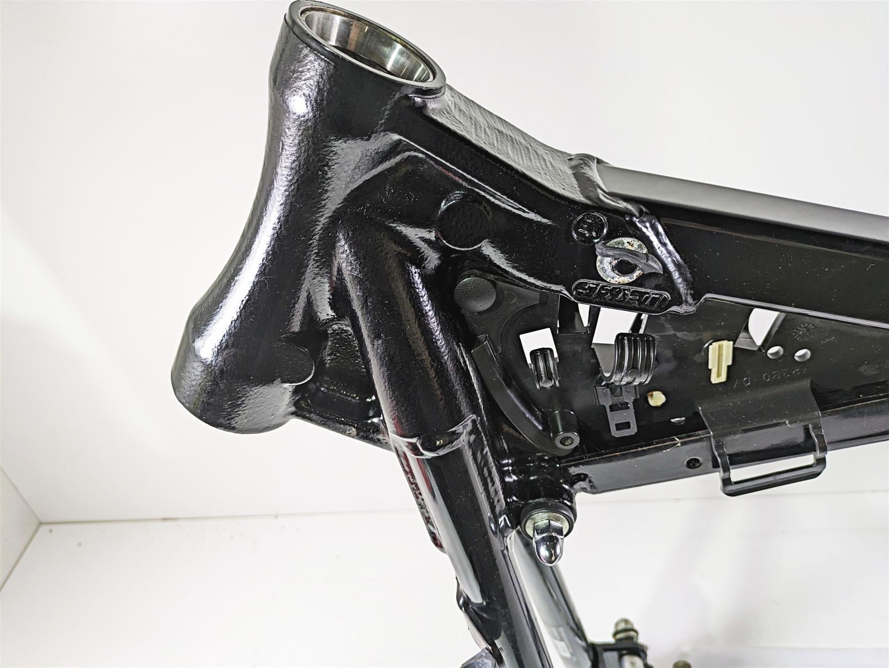 2008 Harley FLSTC Softail Heritage Straight Main Frame Chassis With Salvage Louisiana Title 47173-11BHP {{ shop.shopifyCountryName }} - Mototech271