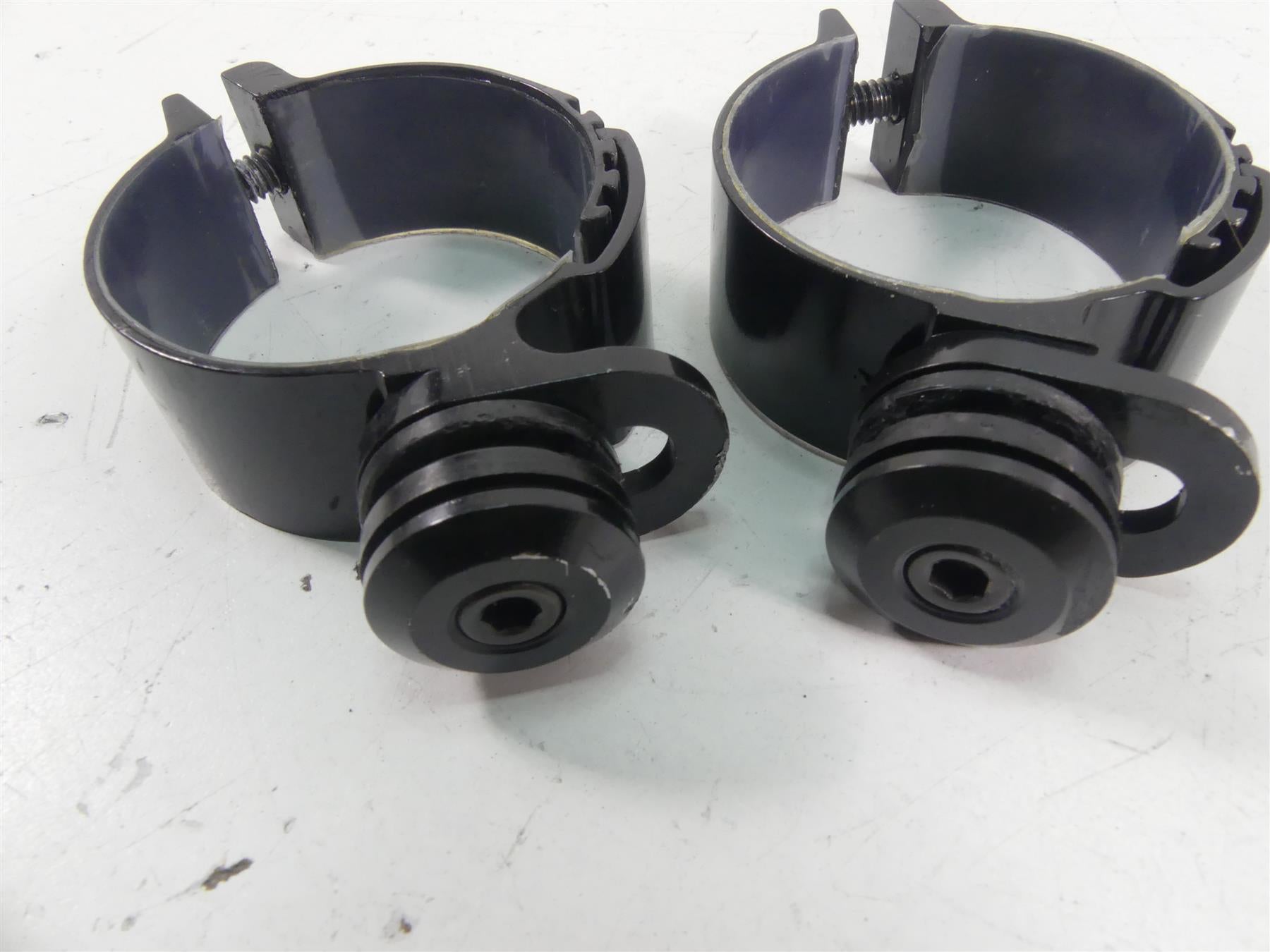 2021 Harley Softail FLSB Sport Glide Windshield Wind Shield Mount Clamp Set {{ shop.shopifyCountryName }} - Mototech271