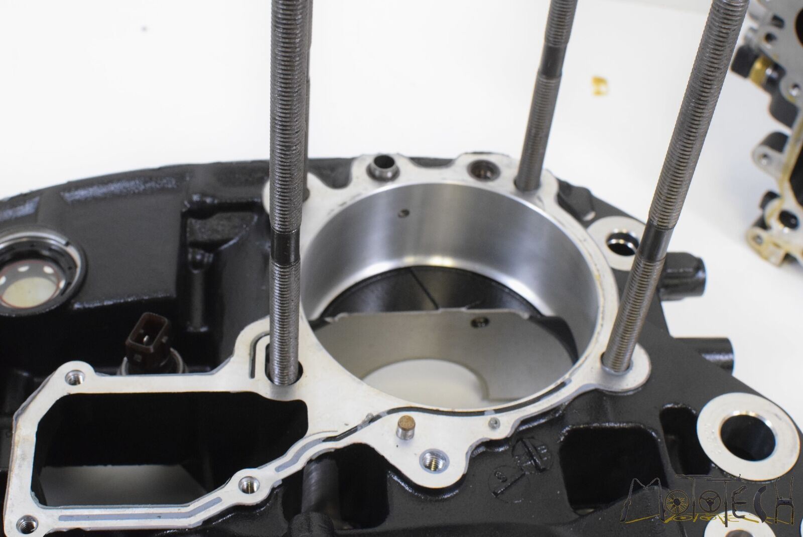 2015 BMW R nineT nine T K21 OEM Crank Case Crankcase Engine Motor 11117710369 {{ shop.shopifyCountryName }} - Mototech271