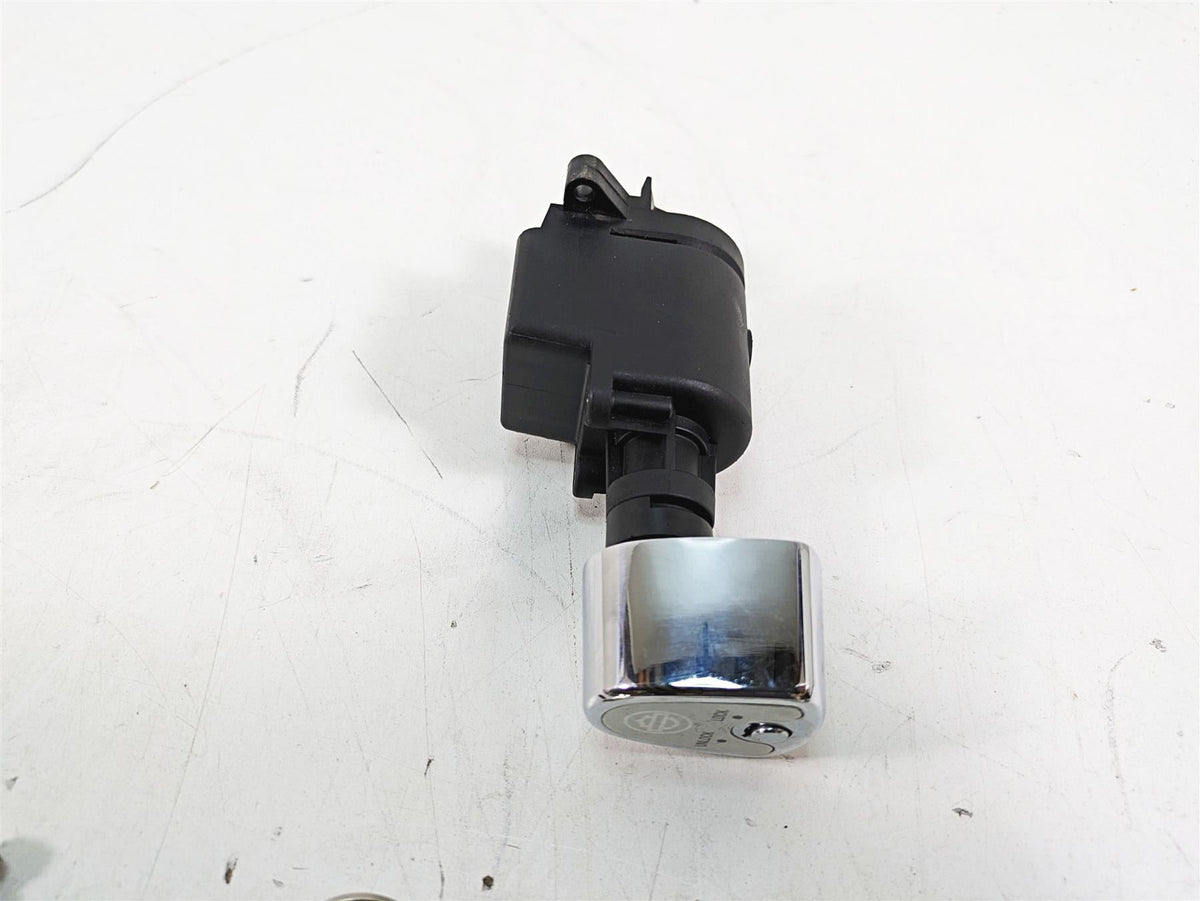 2010 Harley Touring FLHTCU Electra Glide Ignition Switch Key Lock Set 71572-06 {{ shop.shopifyCountryName }} - Mototech271