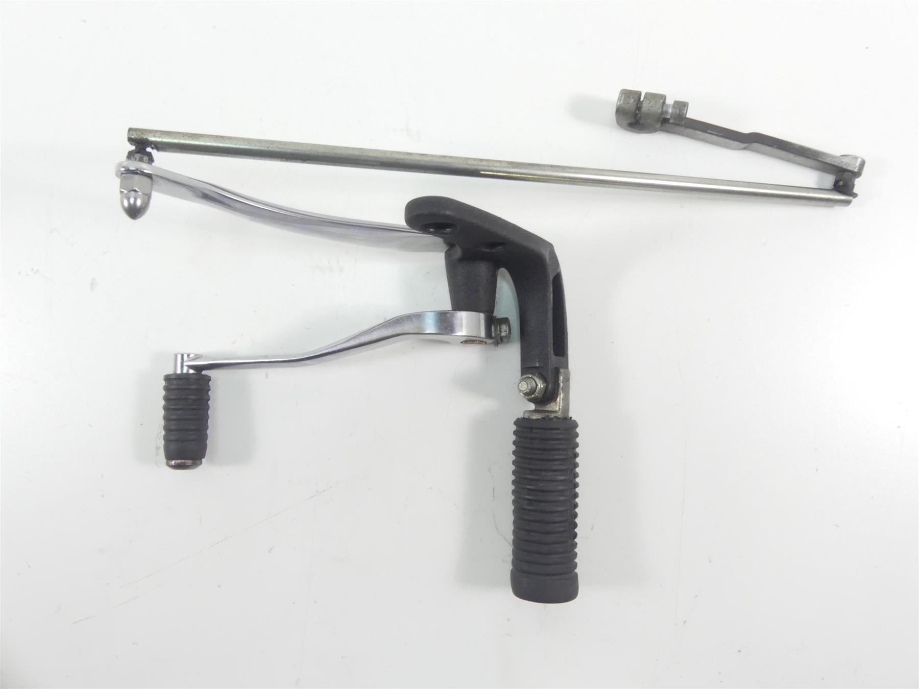 2014 Harley FXDF Dyna Fat Bob Front Left Fw Foot Peg & Shifter Set 33693-03 {{ shop.shopifyCountryName }} - Mototech271