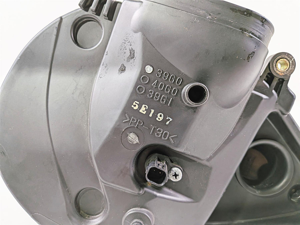 2005 Suzuki VZ800 M50 Boulevard Air Cleaner Case & Chrome Cover 13701-39G01 {{ shop.shopifyCountryName }} - Mototech271