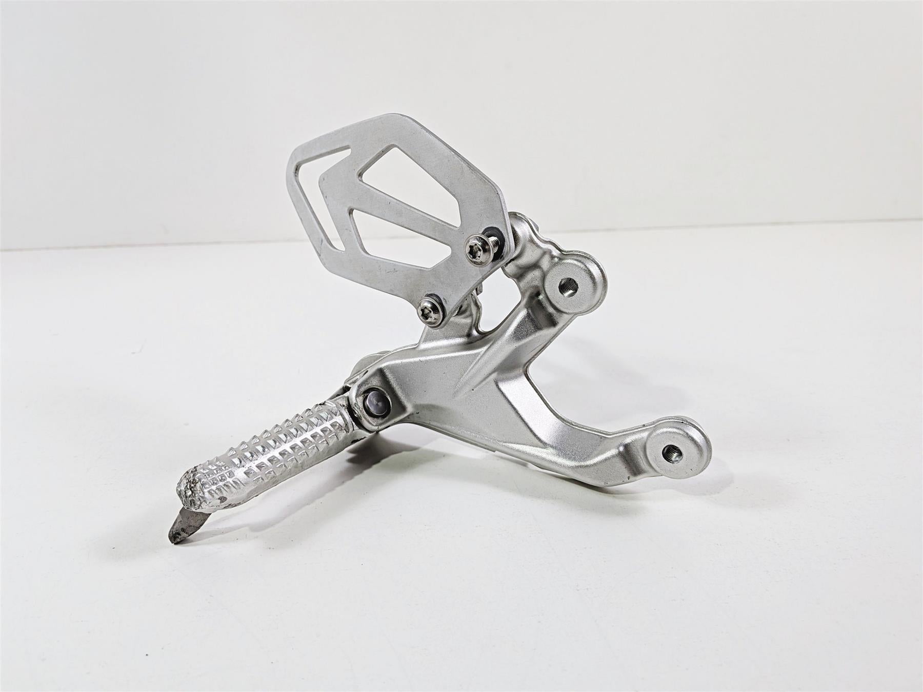 2017 BMW S1000RR K46 Right Rider Driver Foot Peg Rest & Heal Guard 46717728308 {{ shop.shopifyCountryName }} - Mototech271