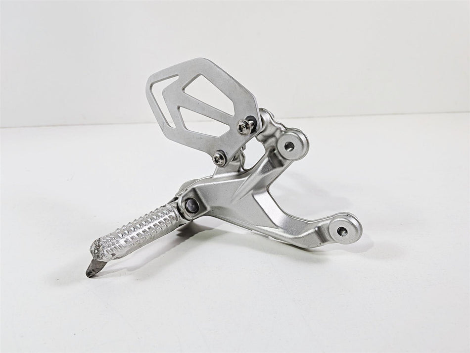 2017 BMW S1000RR K46 Right Rider Driver Foot Peg Rest & Heal Guard 46717728308 {{ shop.shopifyCountryName }} - Mototech271