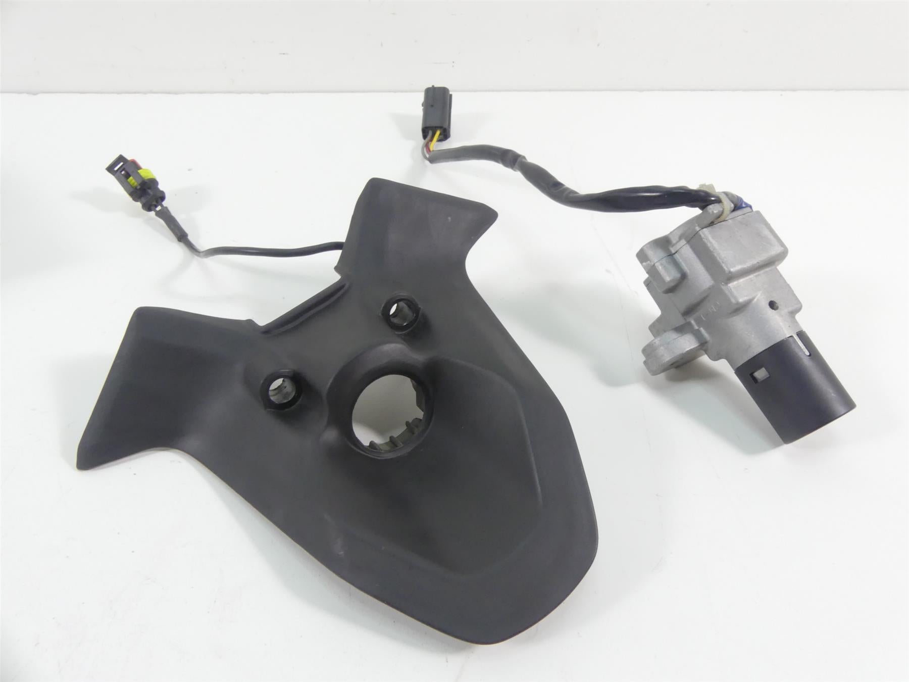 2008 Ducati 1098 S Speedometer Igniton Switch Key Lock 15K 40610602A 59820541A {{ shop.shopifyCountryName }} - Mototech271