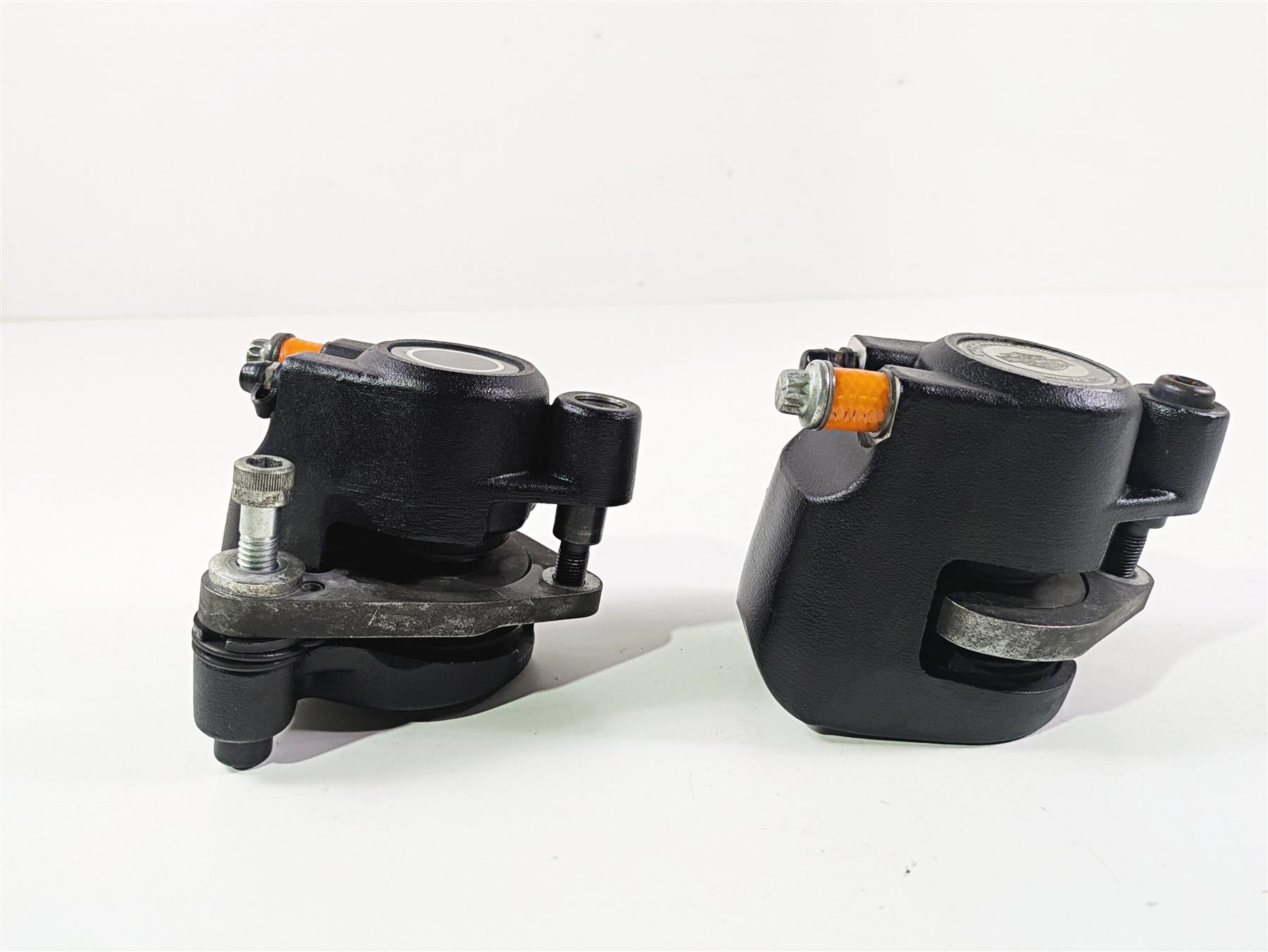 1999 Harley Touring FLHTCUI E-Glide Front Brake Caliper Set 44023-83C 44046-84C {{ shop.shopifyCountryName }} - Mototech271