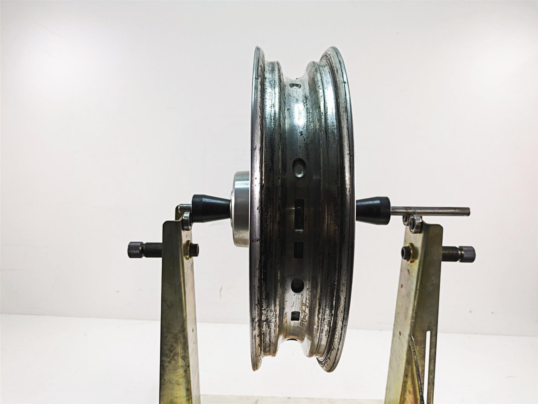 2006 Harley Touring FLHTCUI Electra Glide 9 Spoke Front Wheel Rim 16x3 43493-00 {{ shop.shopifyCountryName }} - Mototech271