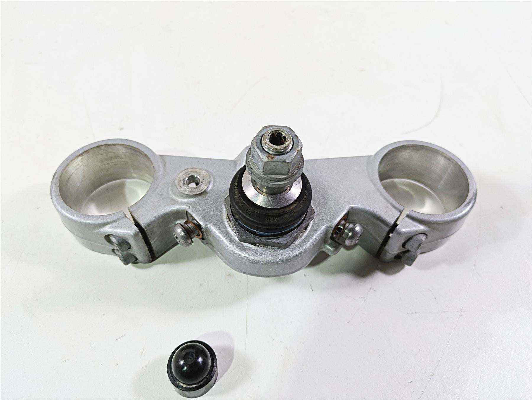 2012 BMW R1200R K27 Lower Triple Tree Steering Clamp X144 31428520146 {{ shop.shopifyCountryName }} - Mototech271